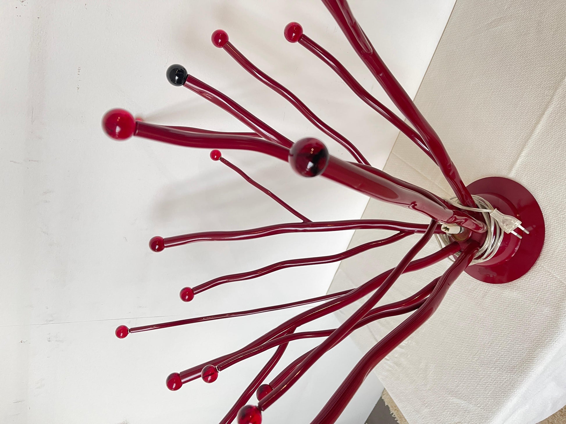 Rara lampada da tavolo design rosso italian anni '90