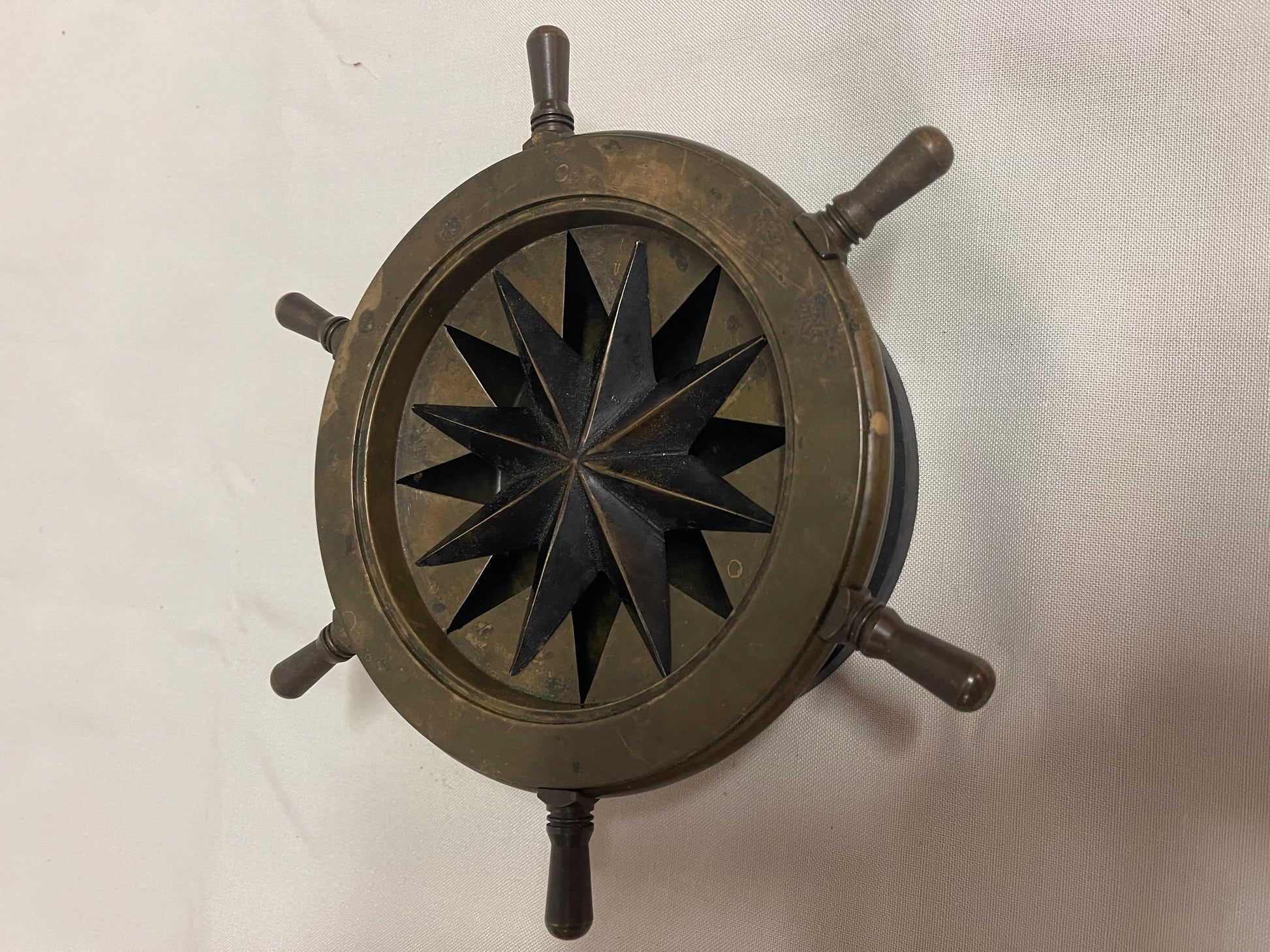 Posacenere stella di mare in ottone 1920