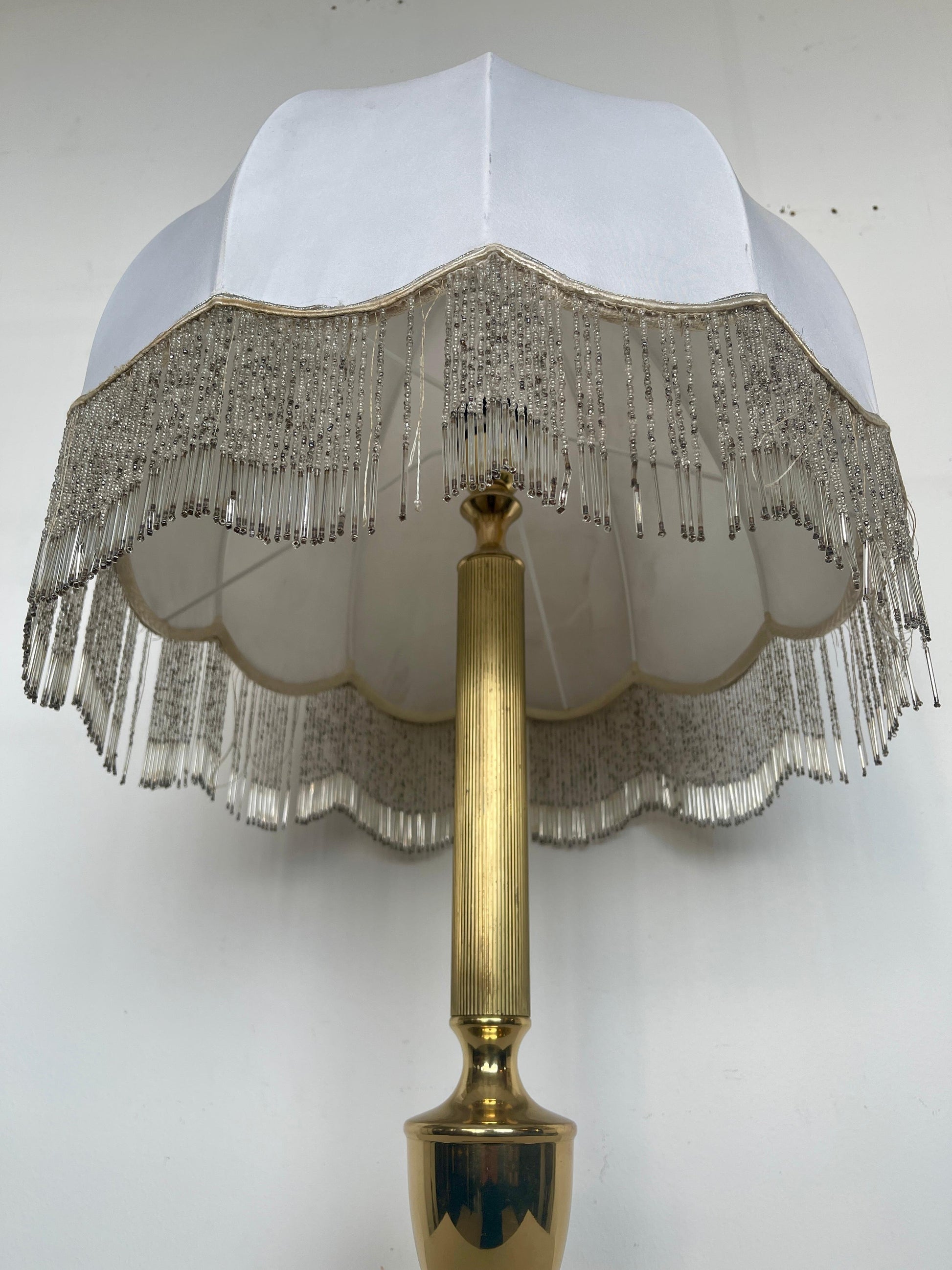 Lampada da tavolo in stile Art Deco classico con paralume forma bombata