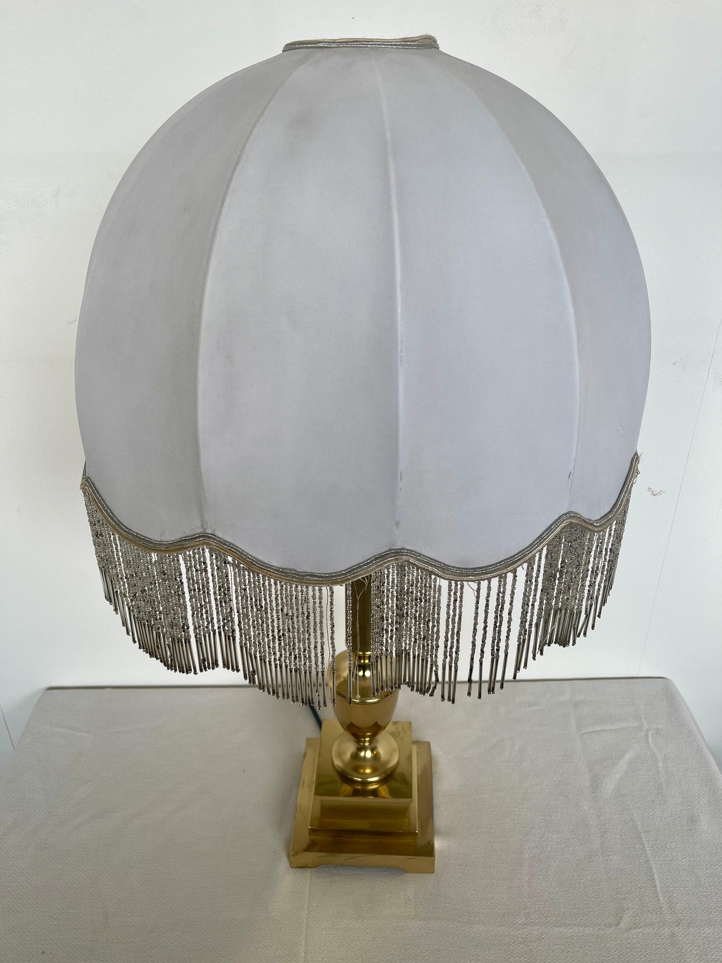 Lampada da tavolo in stile Art Deco classico con paralume forma bombata