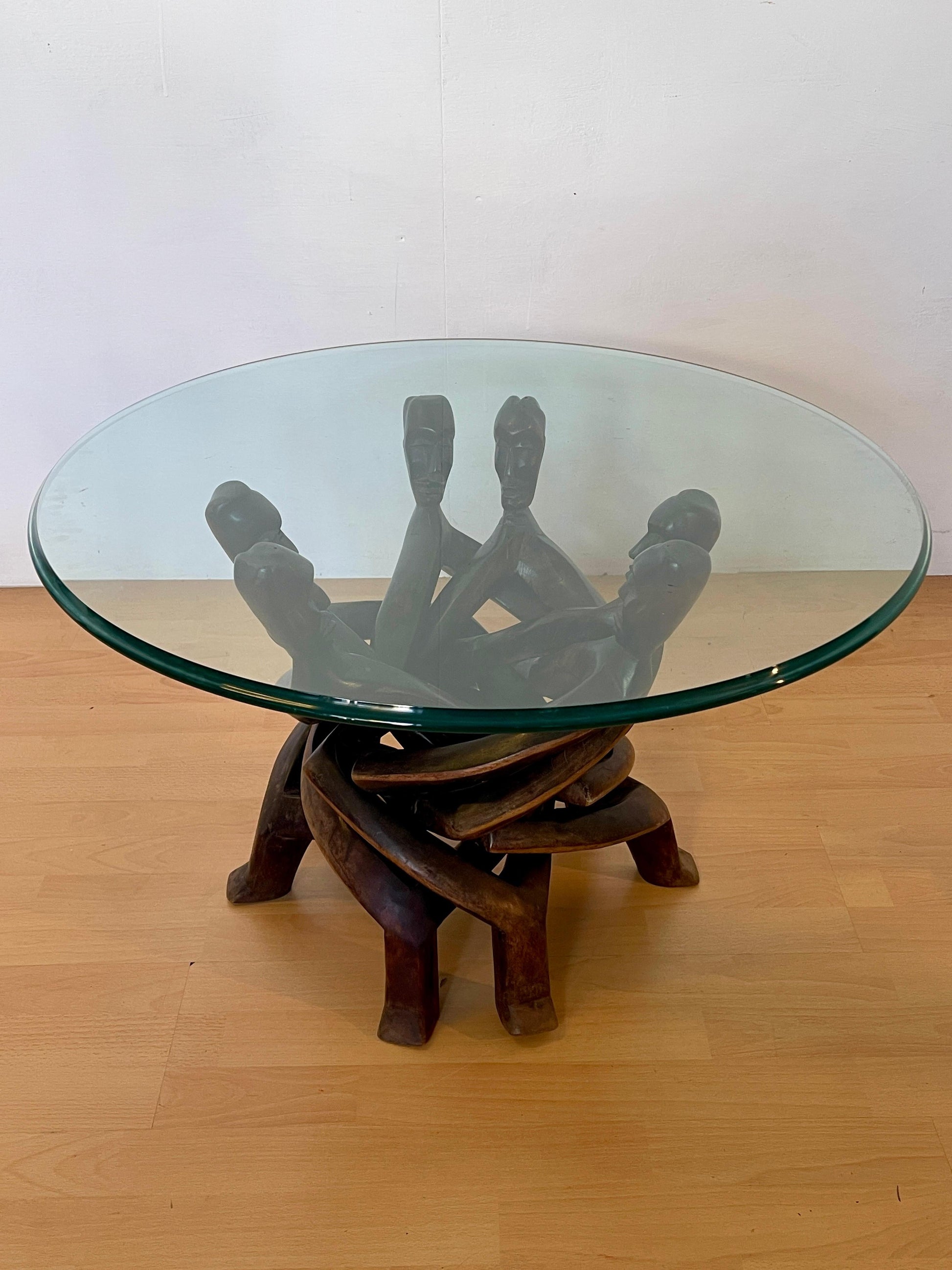 Esclusivo tavolino in legno africano degli anni '50