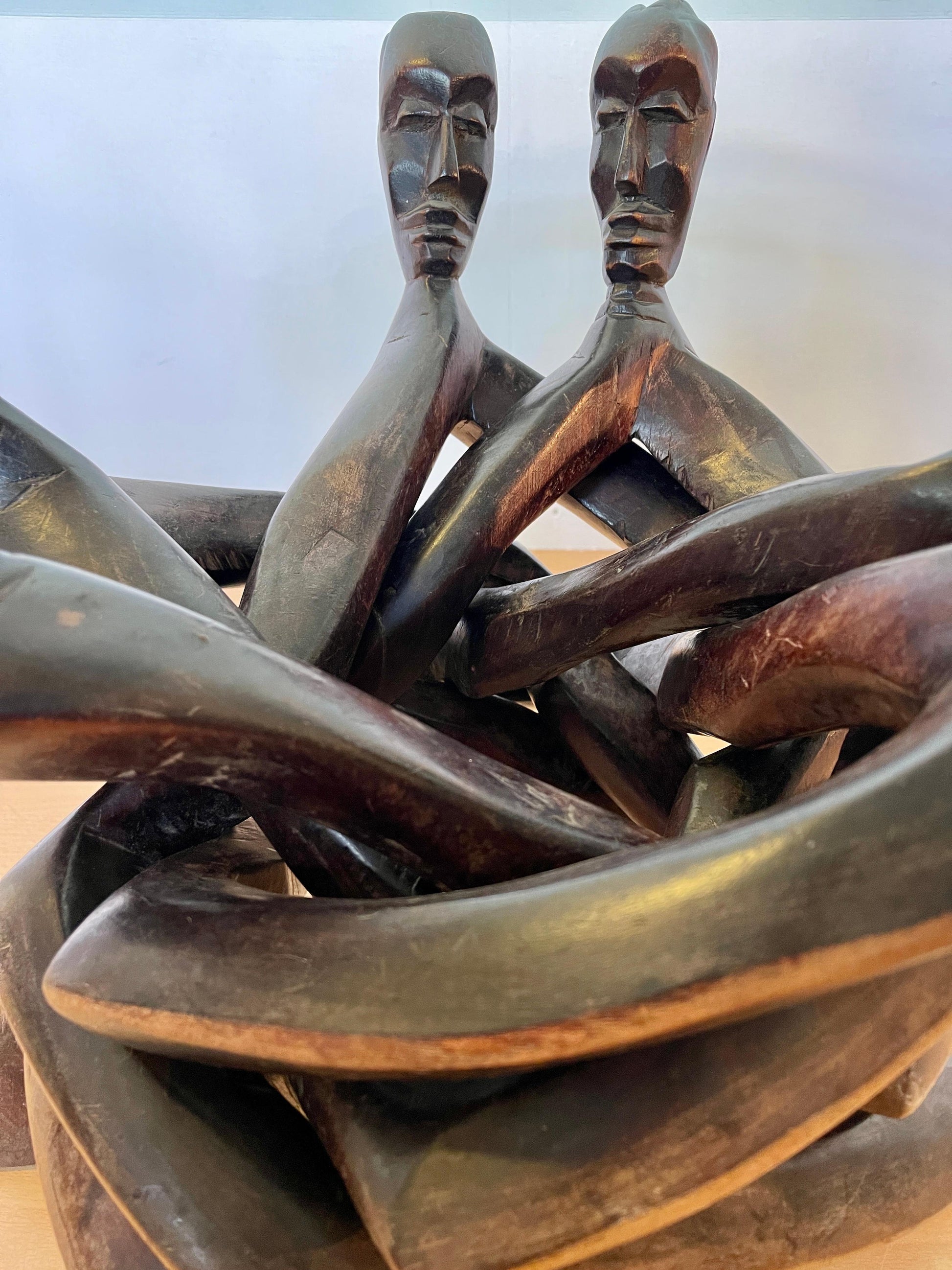 Esclusivo tavolino in legno africano degli anni '50