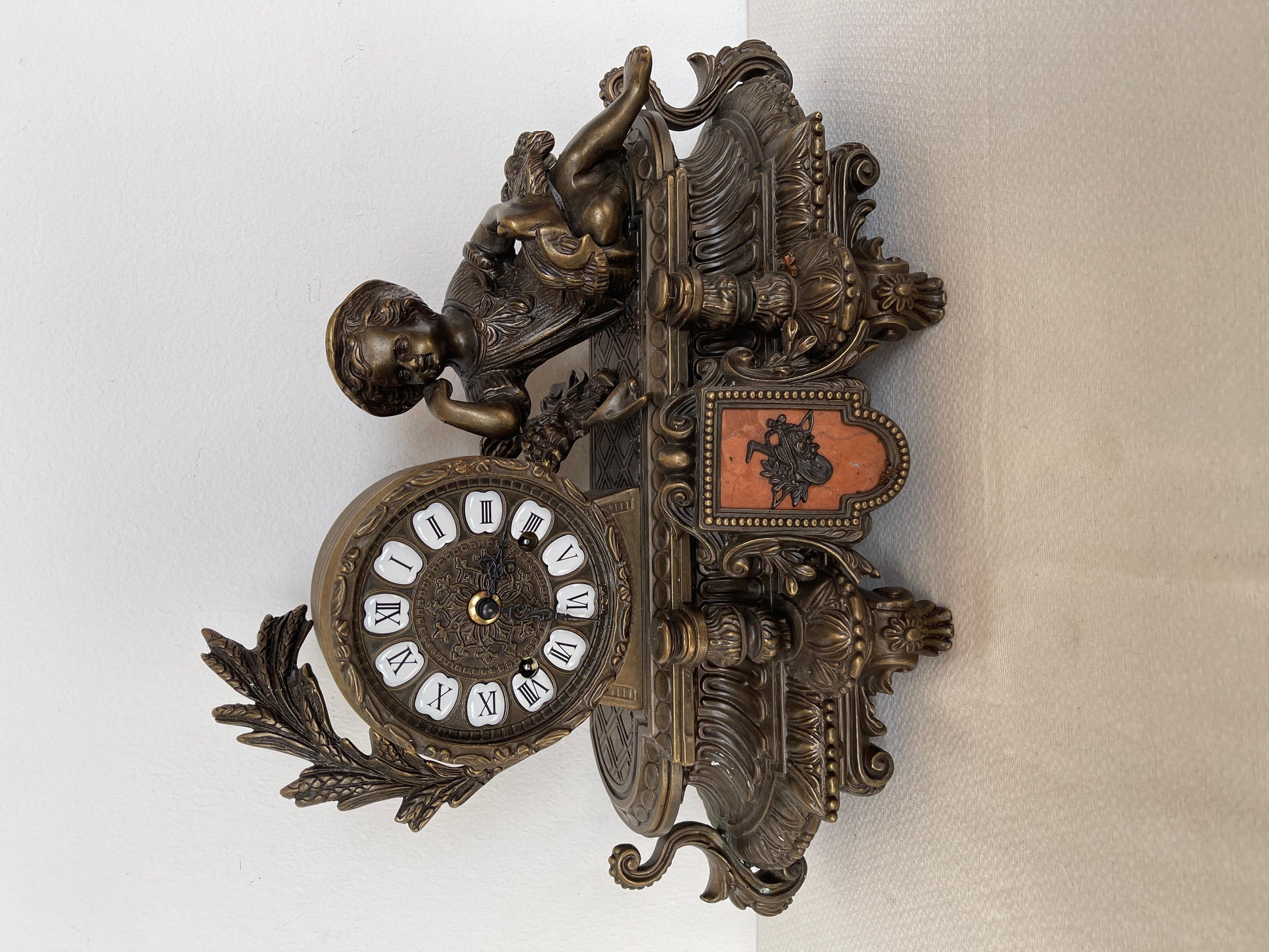 Bellissimo orologio da tavolo meccanico francese degli anni '70