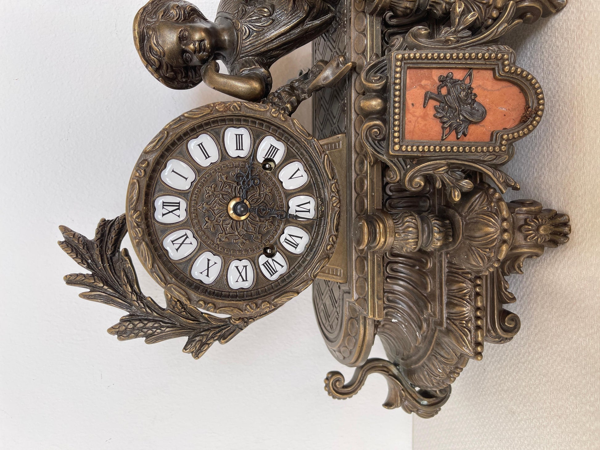 Bellissimo orologio da tavolo meccanico francese degli anni '70