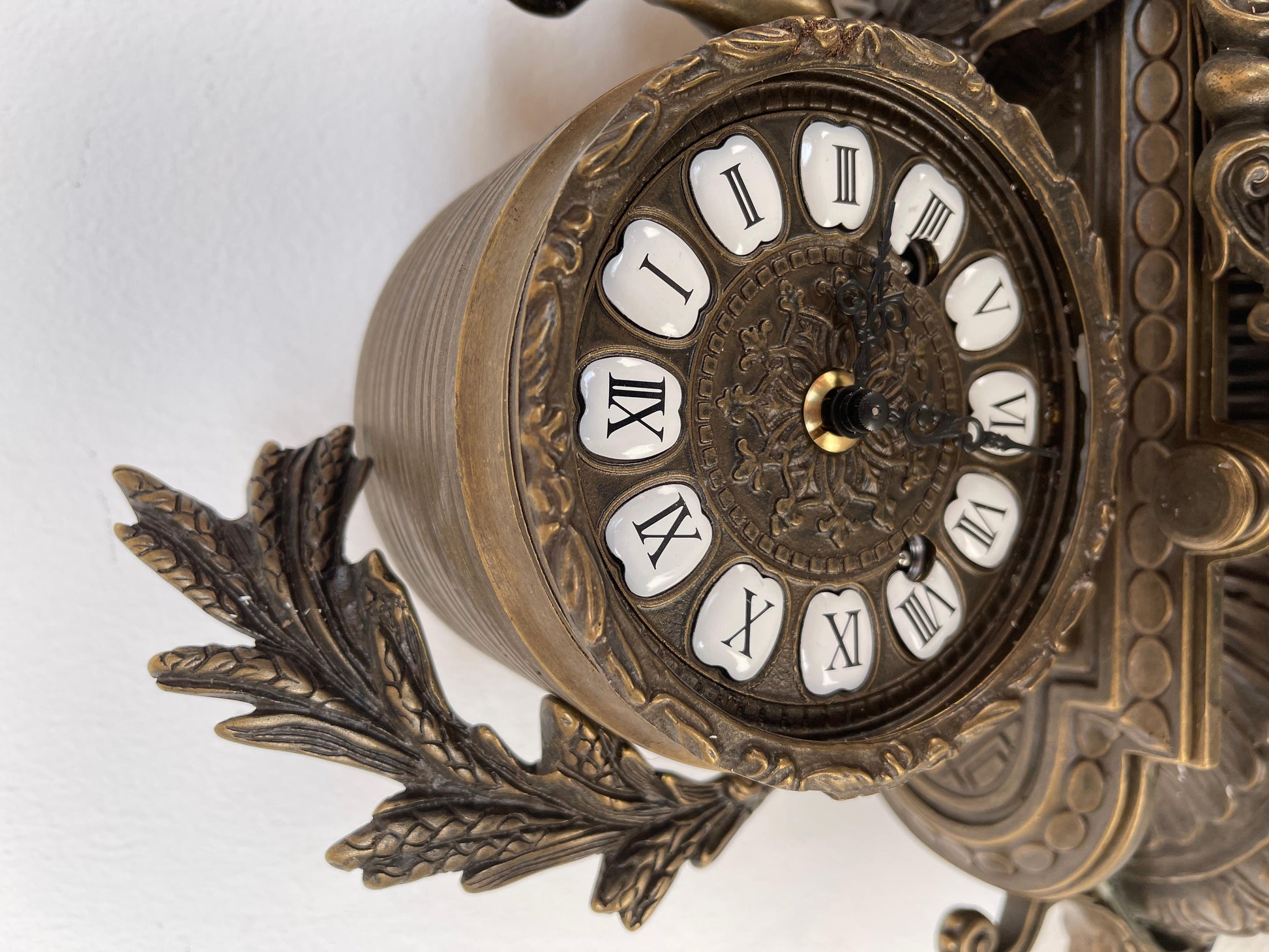 Bellissimo orologio da tavolo meccanico francese degli anni '70