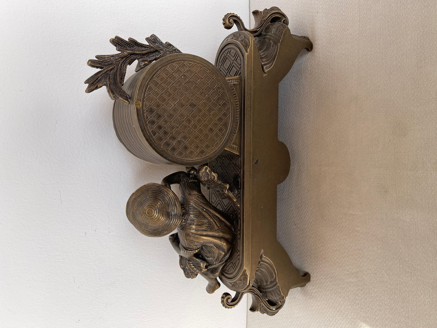 Bellissimo orologio da tavolo meccanico francese degli anni '70