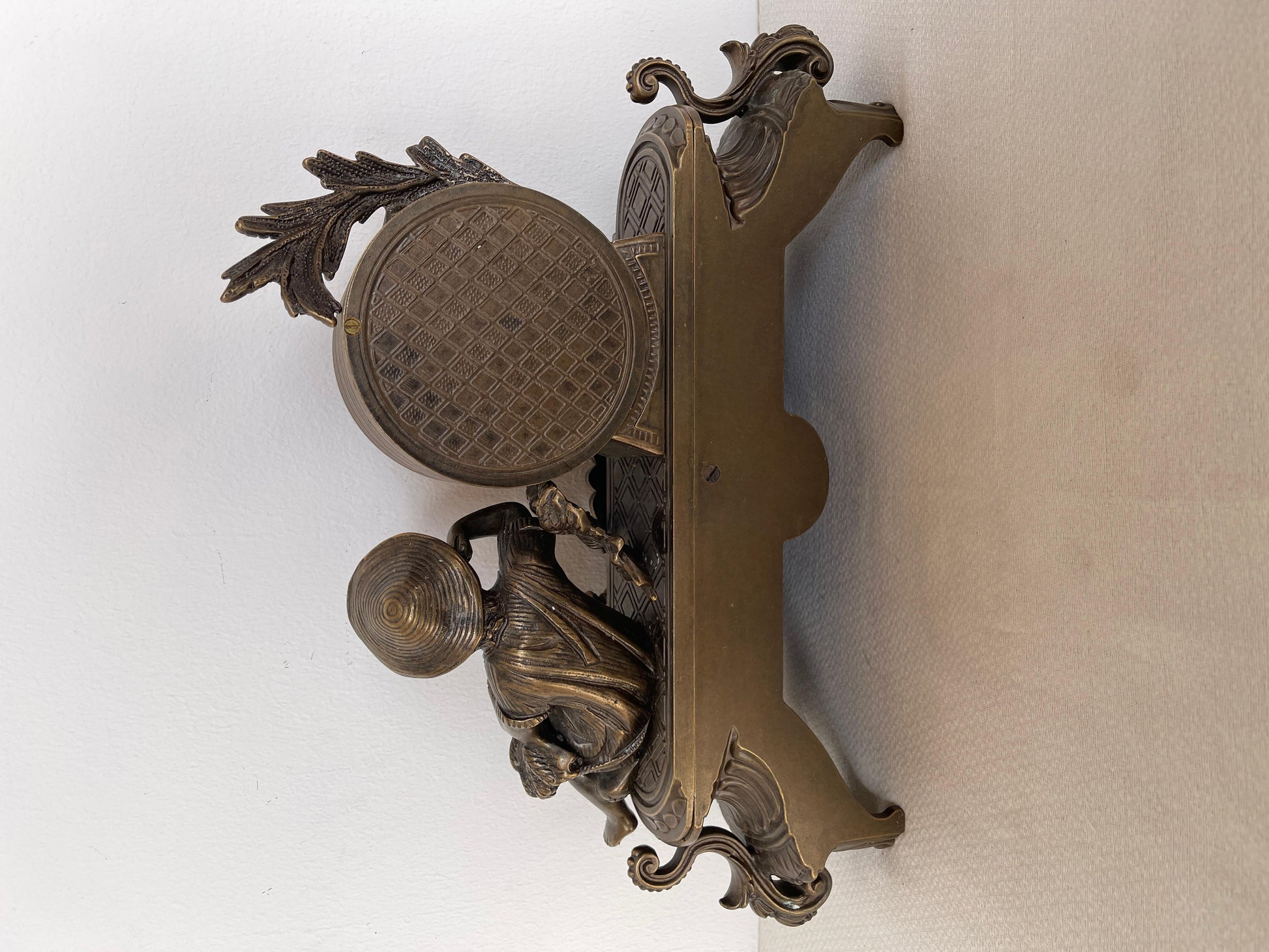 Bellissimo orologio da tavolo meccanico francese degli anni '70