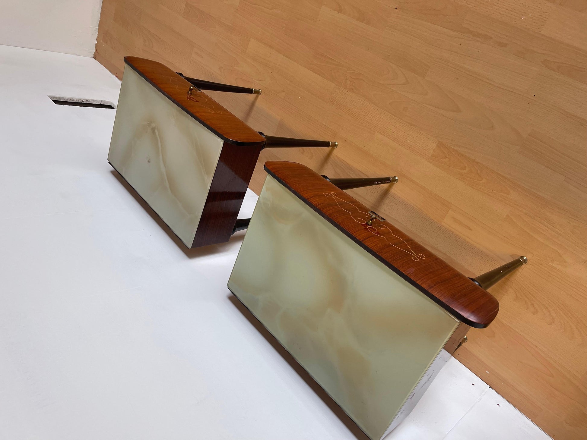 Coppia di comodini vintage anni 60