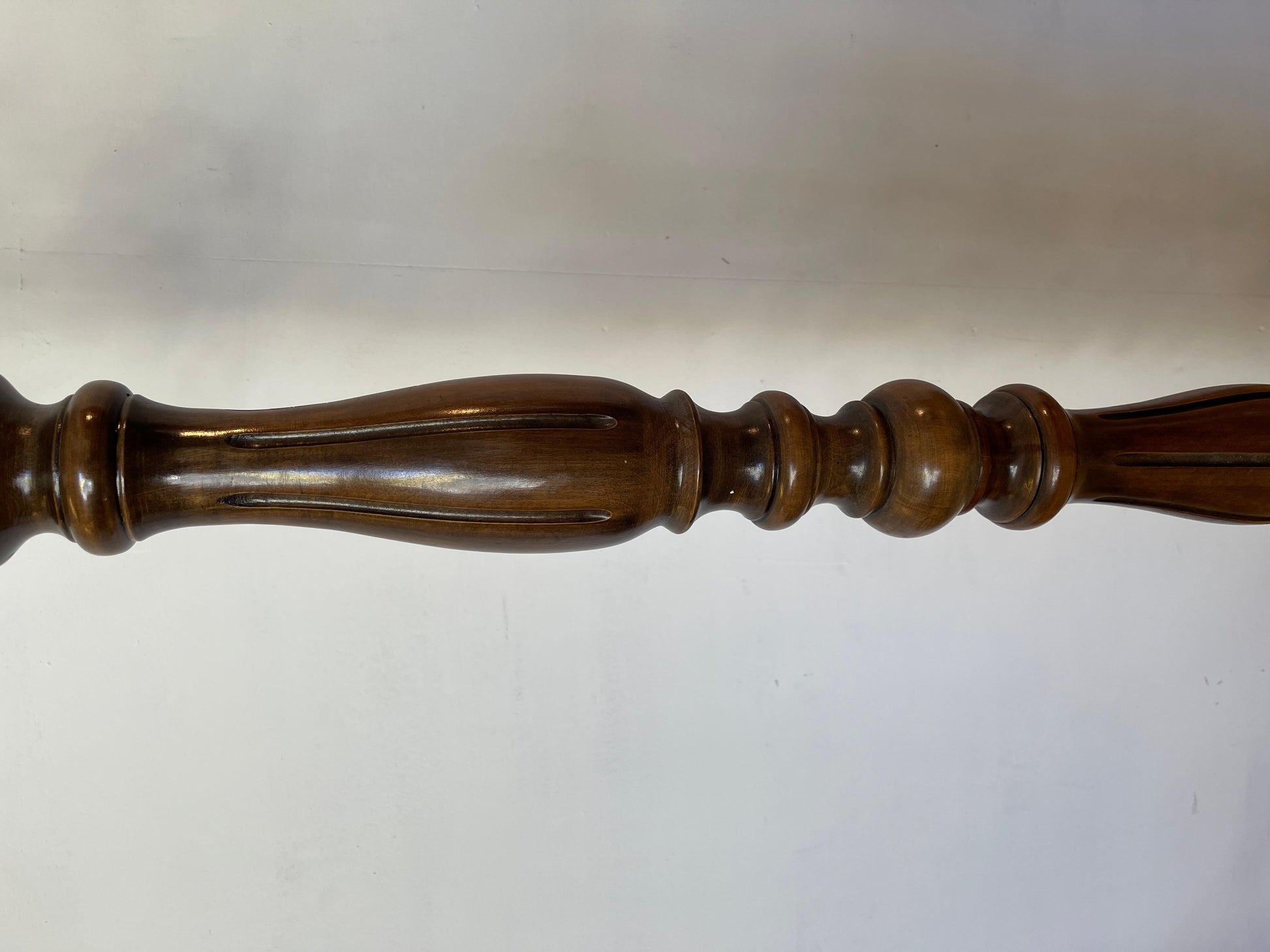 Appendiabiti classico in stile italiano in legno e bronzo degli anni '40