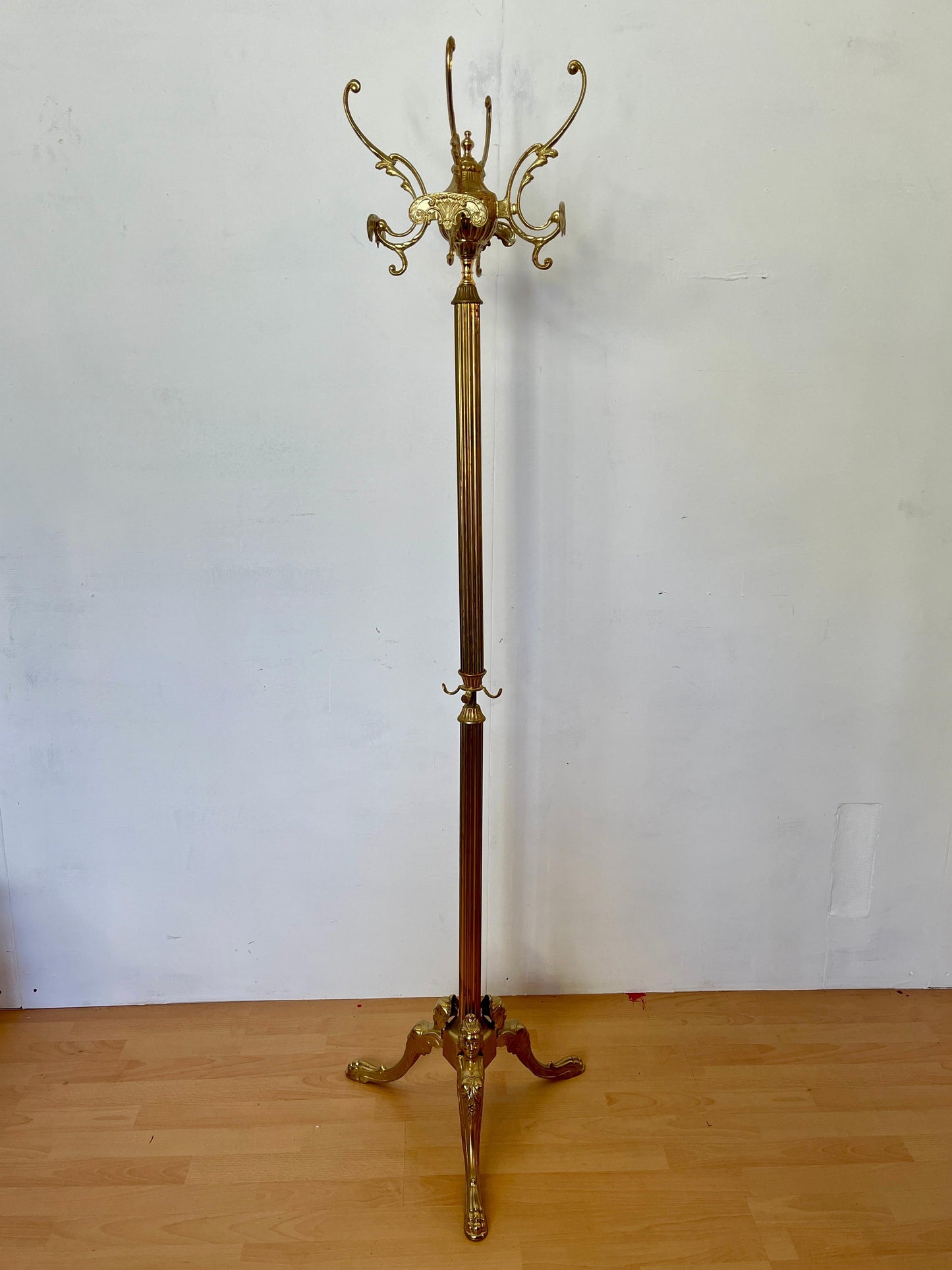 Appendiabiti da terra in stile antico, stile hollywood regency anni '50