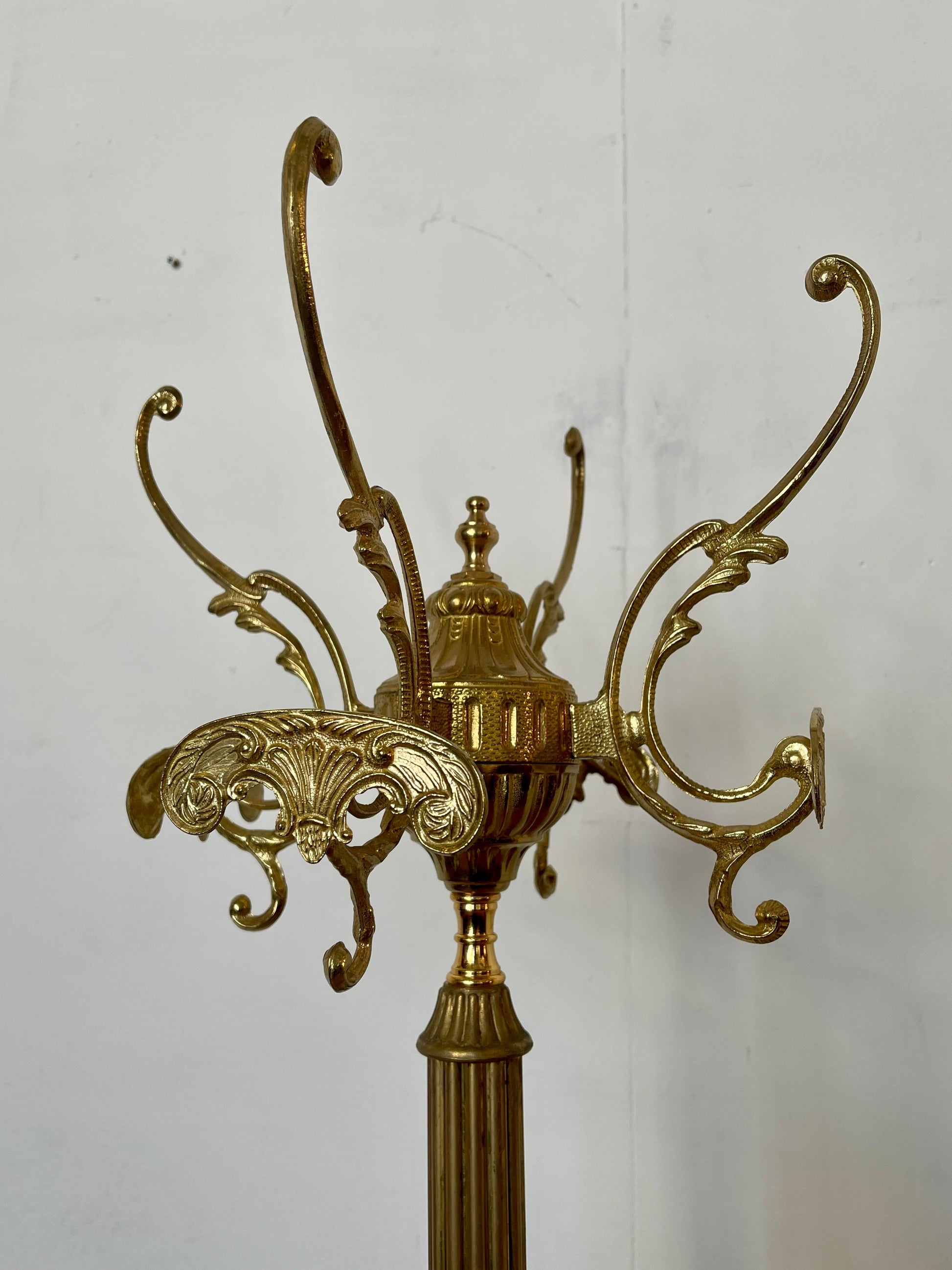 Appendiabiti da terra in stile antico, stile hollywood regency anni '50