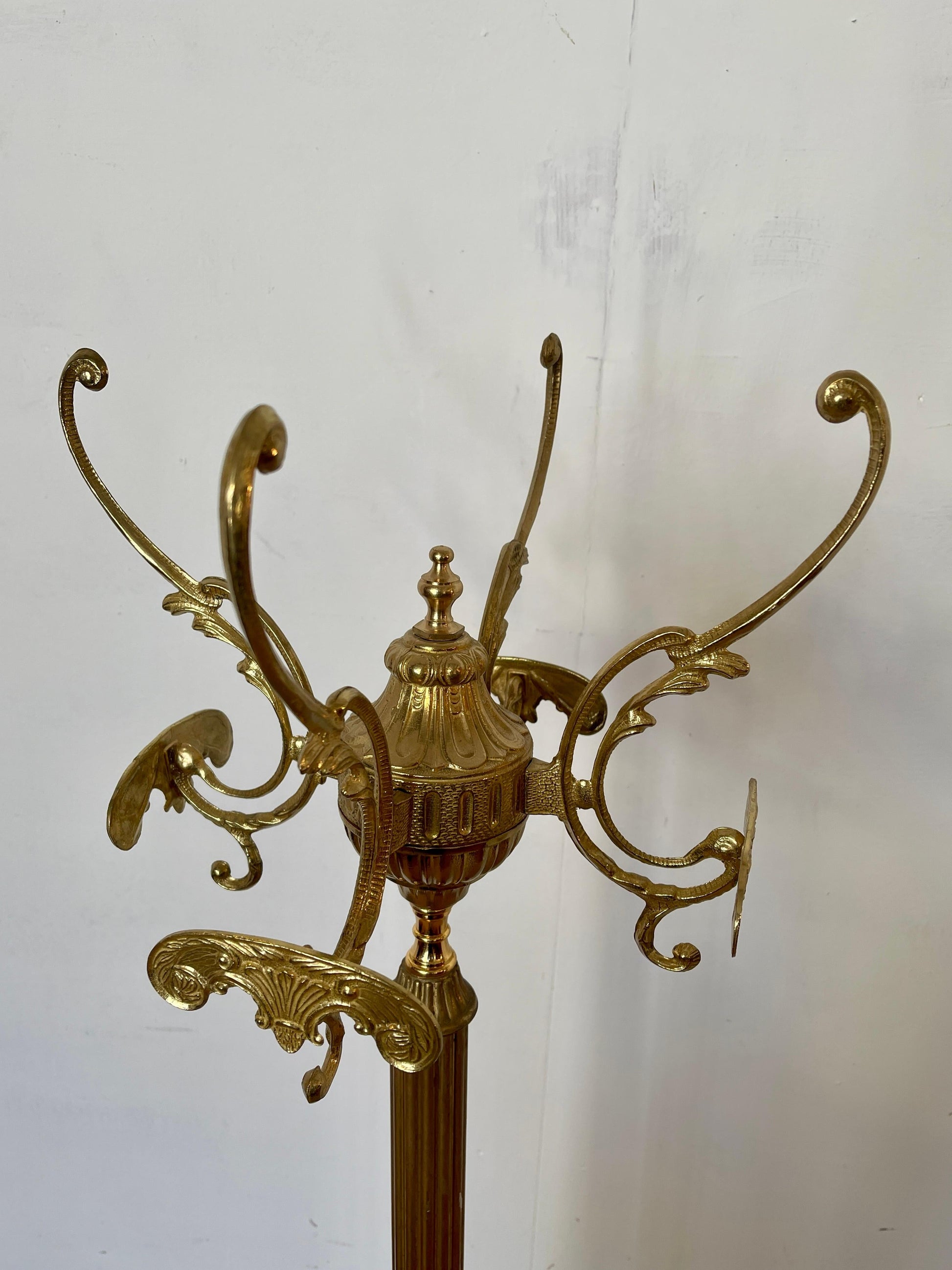 Appendiabiti da terra in stile antico, stile hollywood regency anni '50