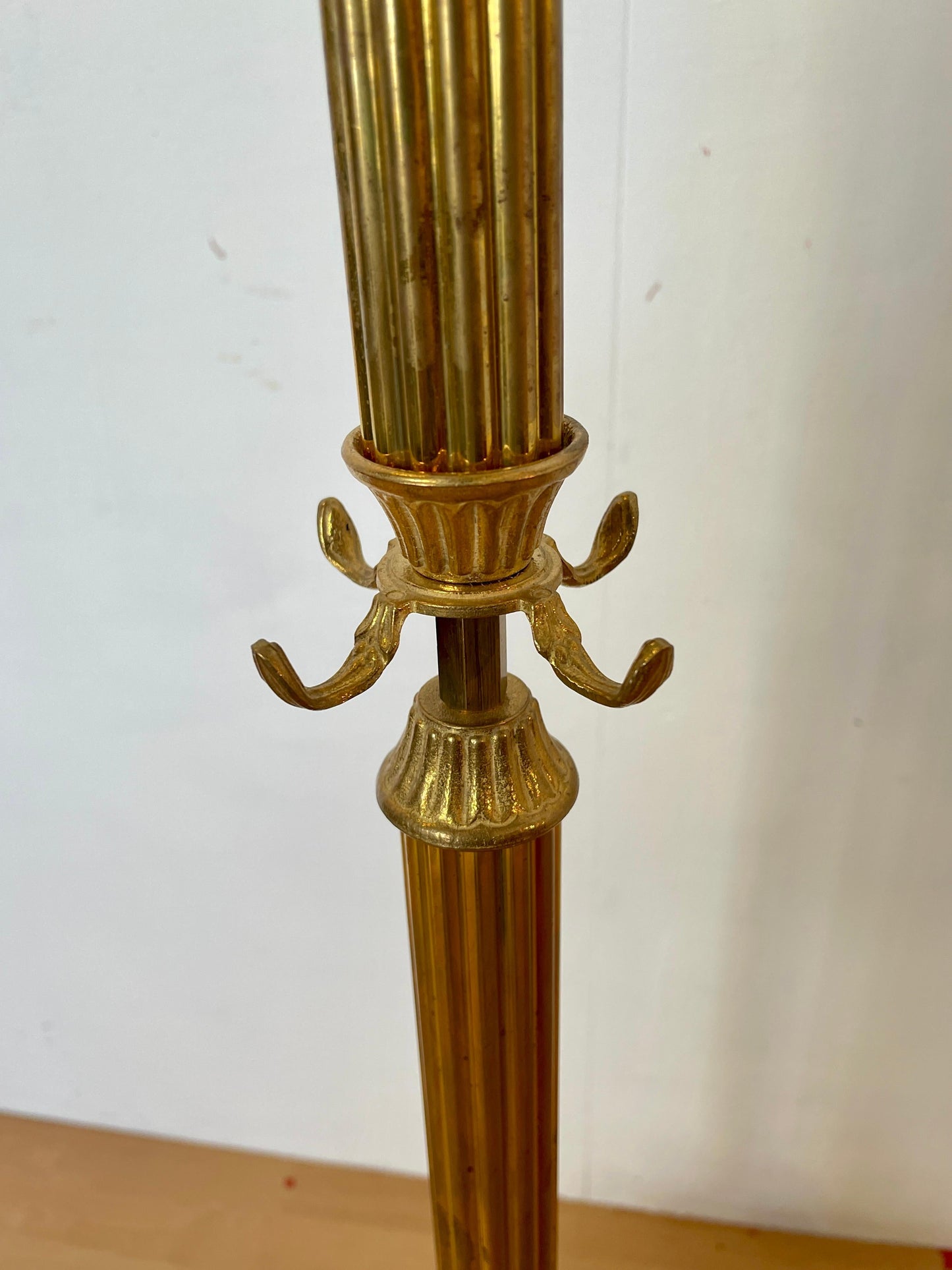 Appendiabiti da terra in stile antico, stile hollywood regency anni '50