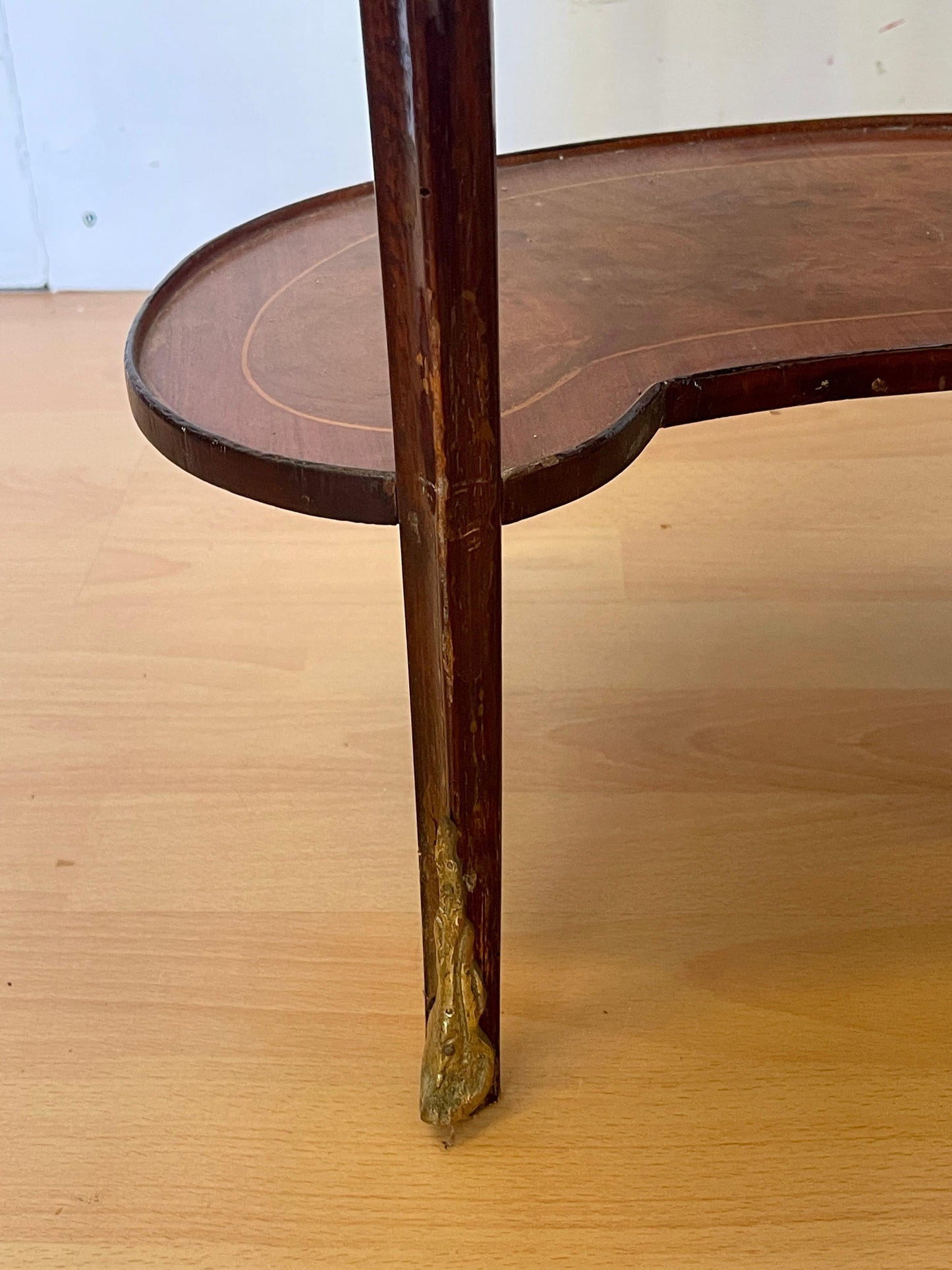 Antica coppia di comodini in legno e bronzo in stile Luigi XVI