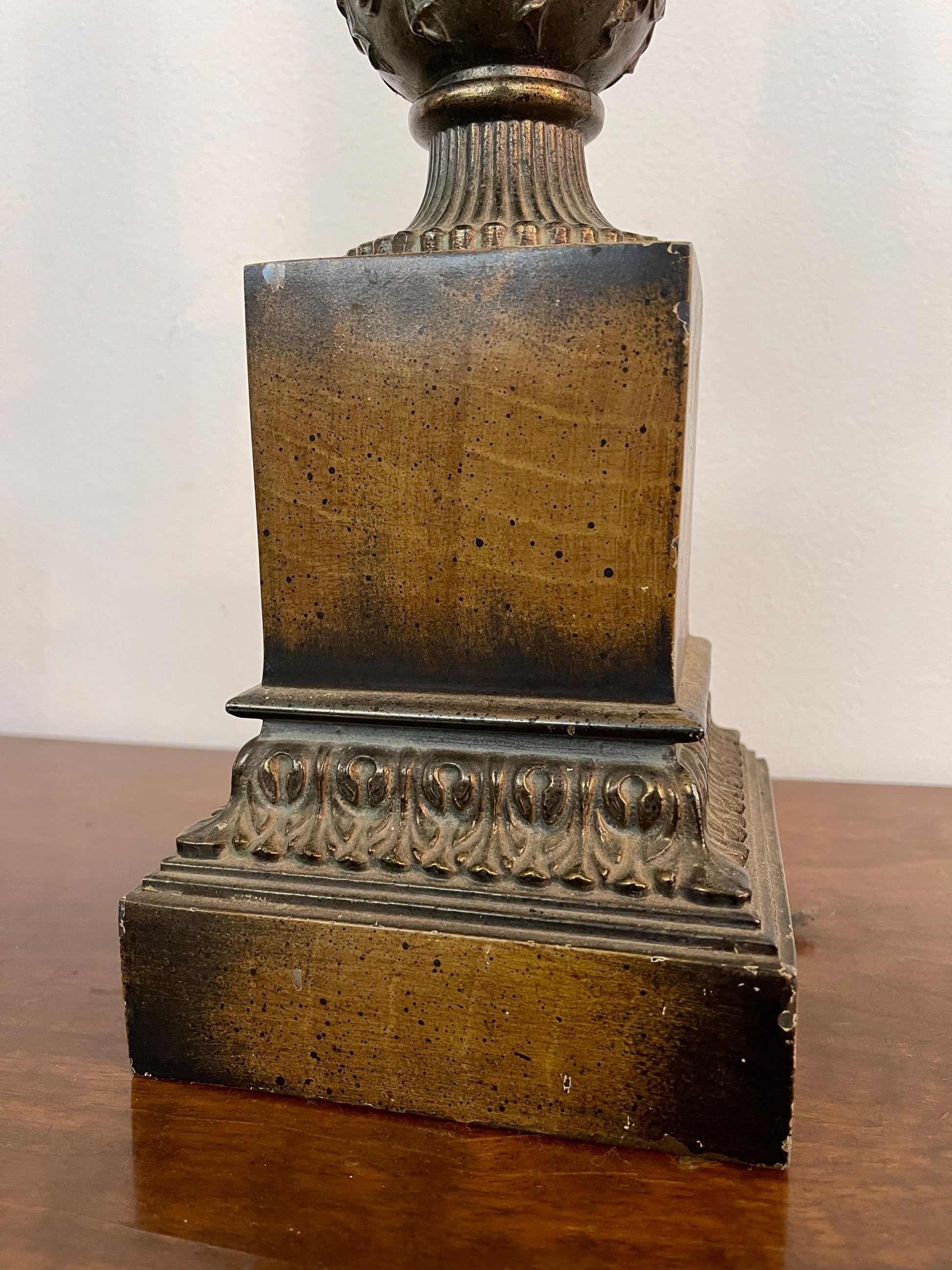 Grande coppia di lampade antiche con paralume Versailles, XIX secolo