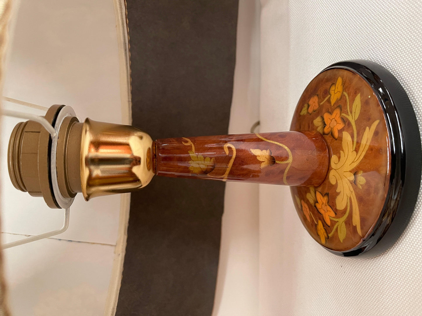 Coppia di lampade da comodino vintage in stile classico italiano degli anni '70