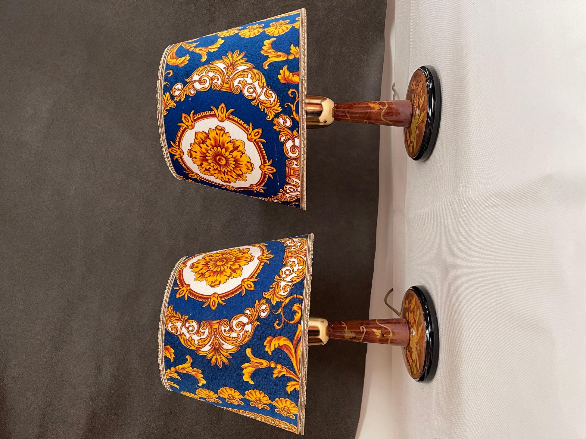 Coppia di lampade da comodino vintage in stile classico italiano degli anni '70