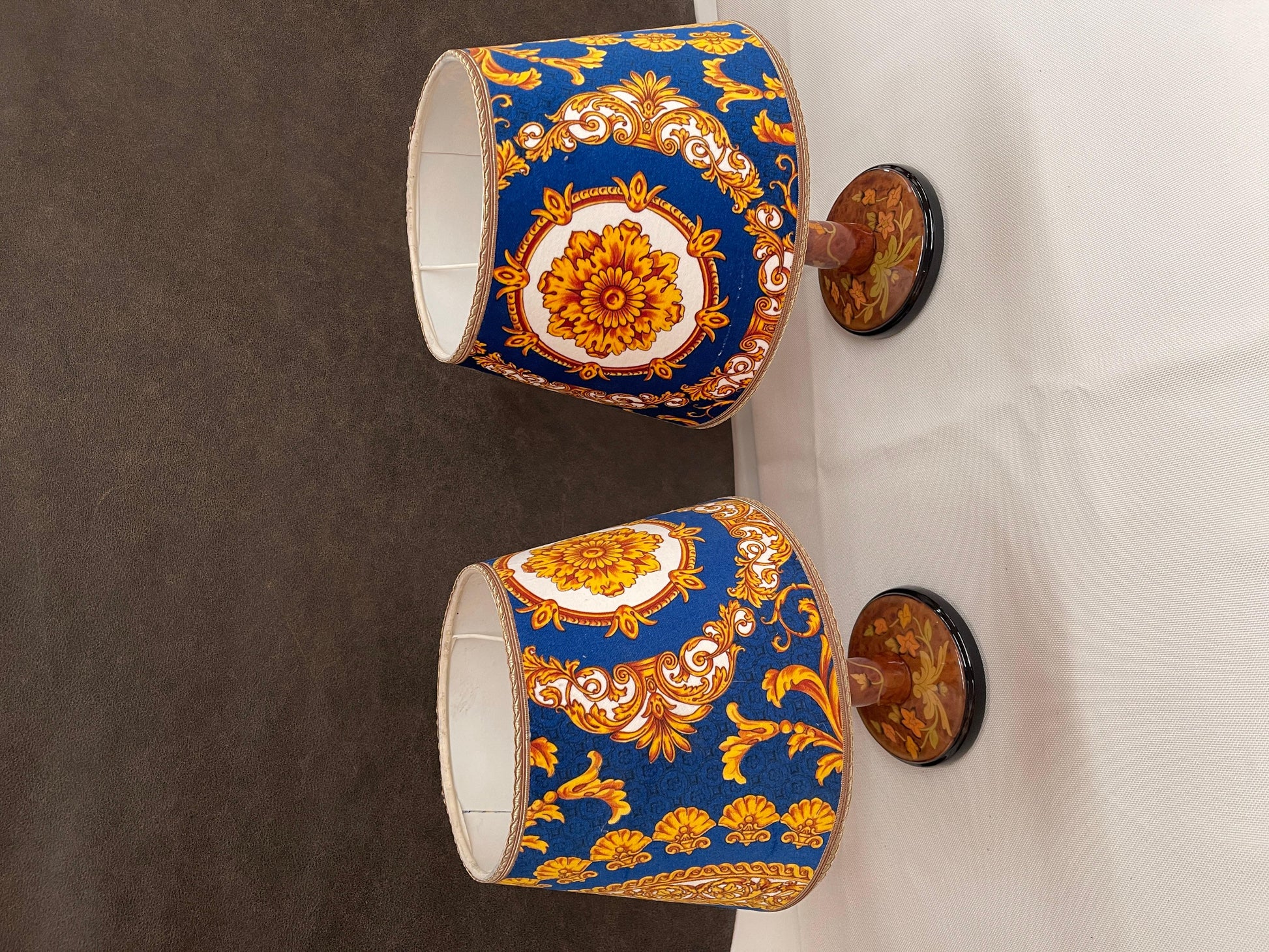 Coppia di lampade da comodino vintage in stile classico italiano degli anni '70