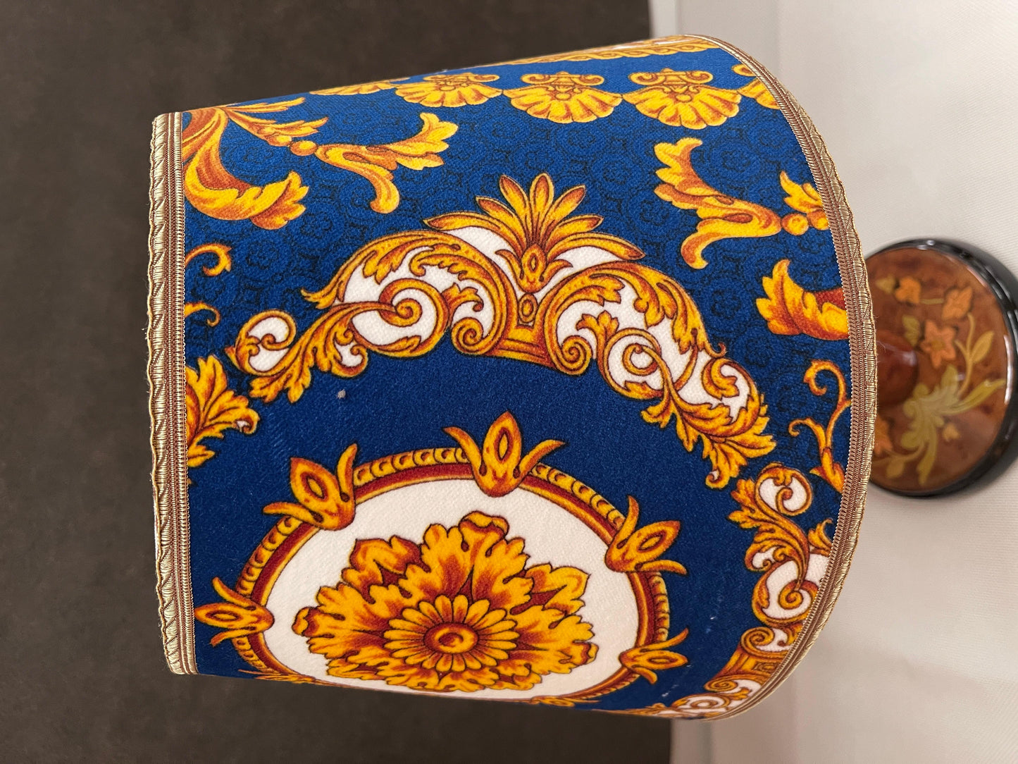 Coppia di lampade da comodino vintage in stile classico italiano degli anni '70