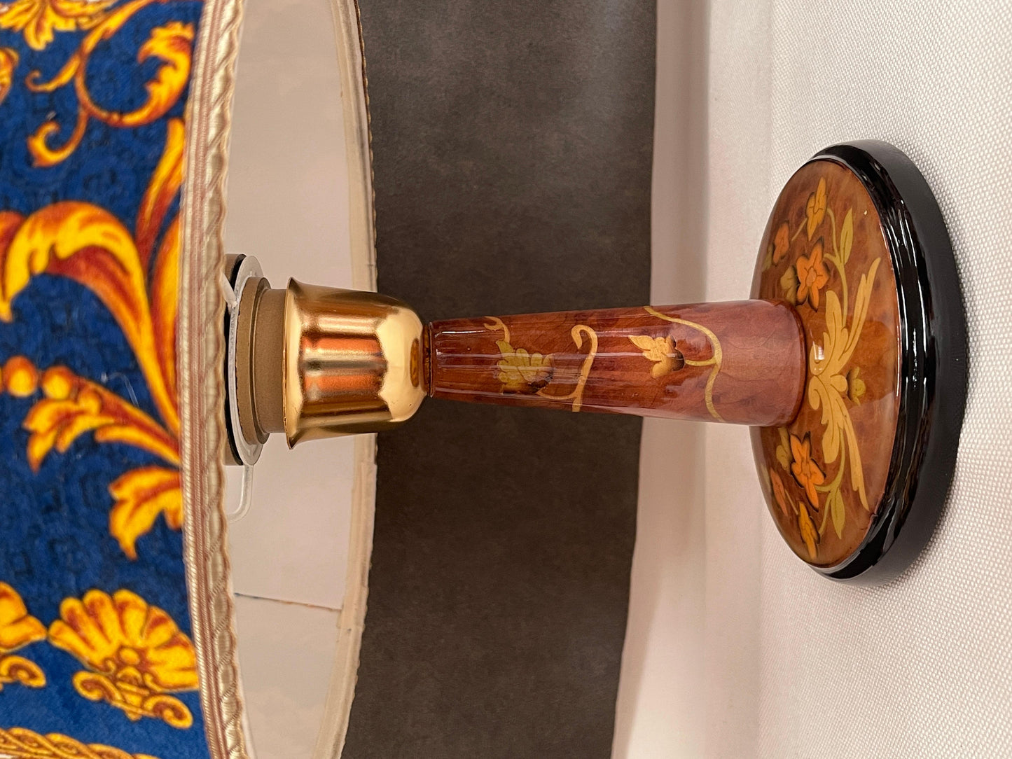 Coppia di lampade da comodino vintage in stile classico italiano degli anni '70