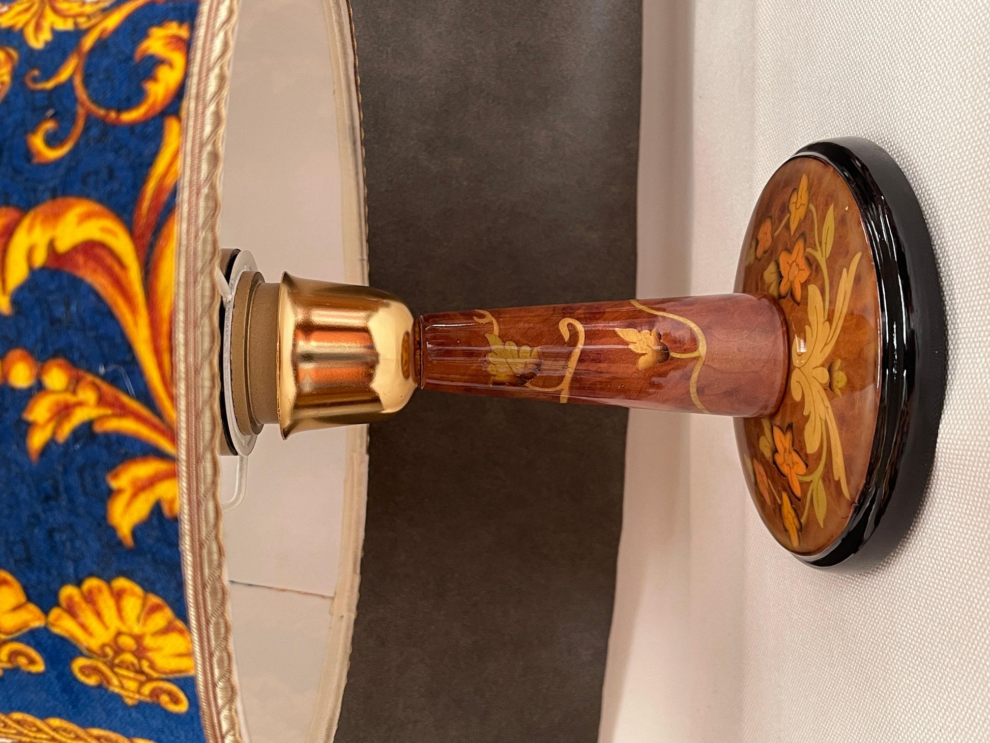 Coppia di lampade da comodino vintage in stile classico italiano degli anni '70