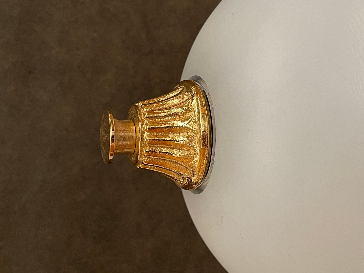 Lussuosa lampada da tavolo in bronzo dorato in classico stile italiano sec. XX