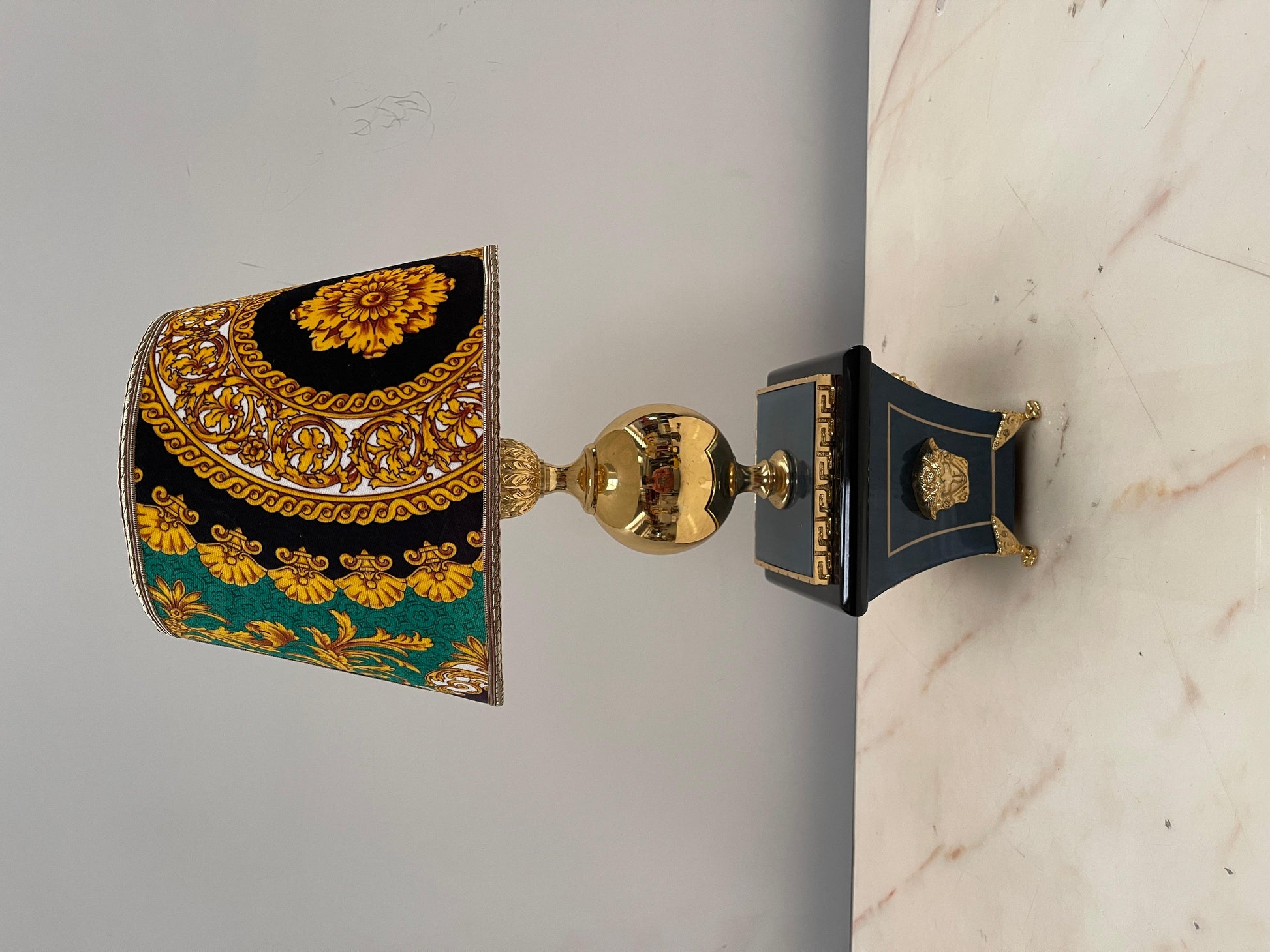 Elegante lampada da tavolo stile francese, XX secolo