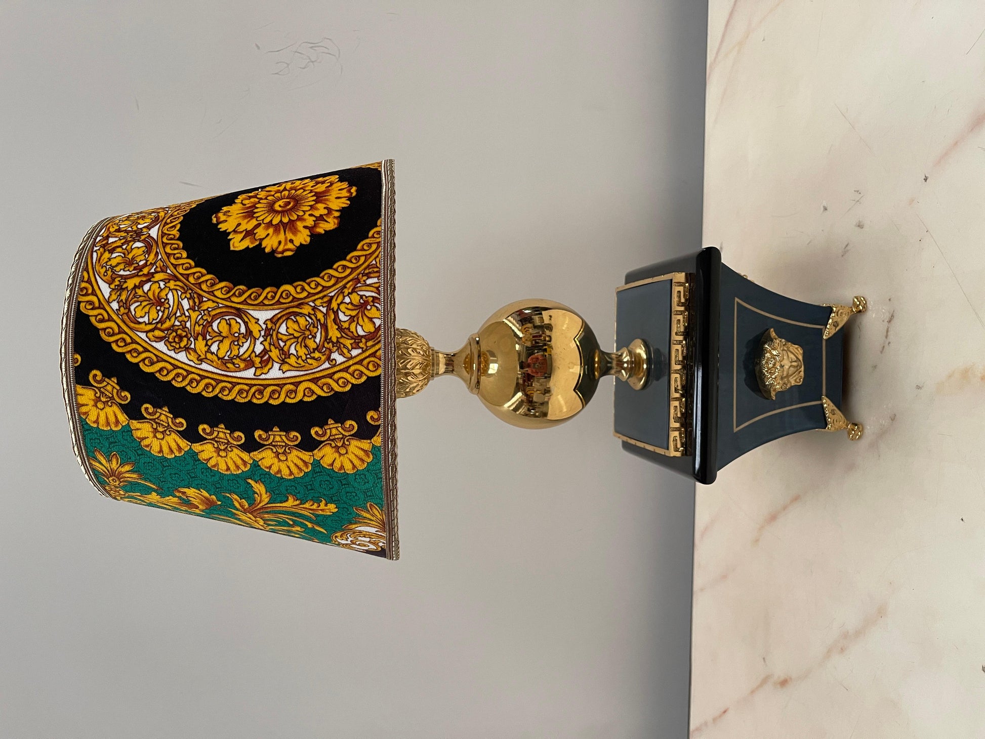 Elegante lampada da tavolo stile francese, XX secolo