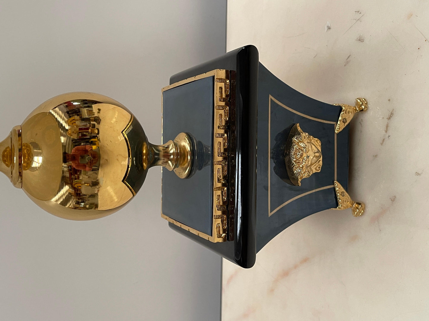 Elegante lampada da tavolo stile francese, XX secolo