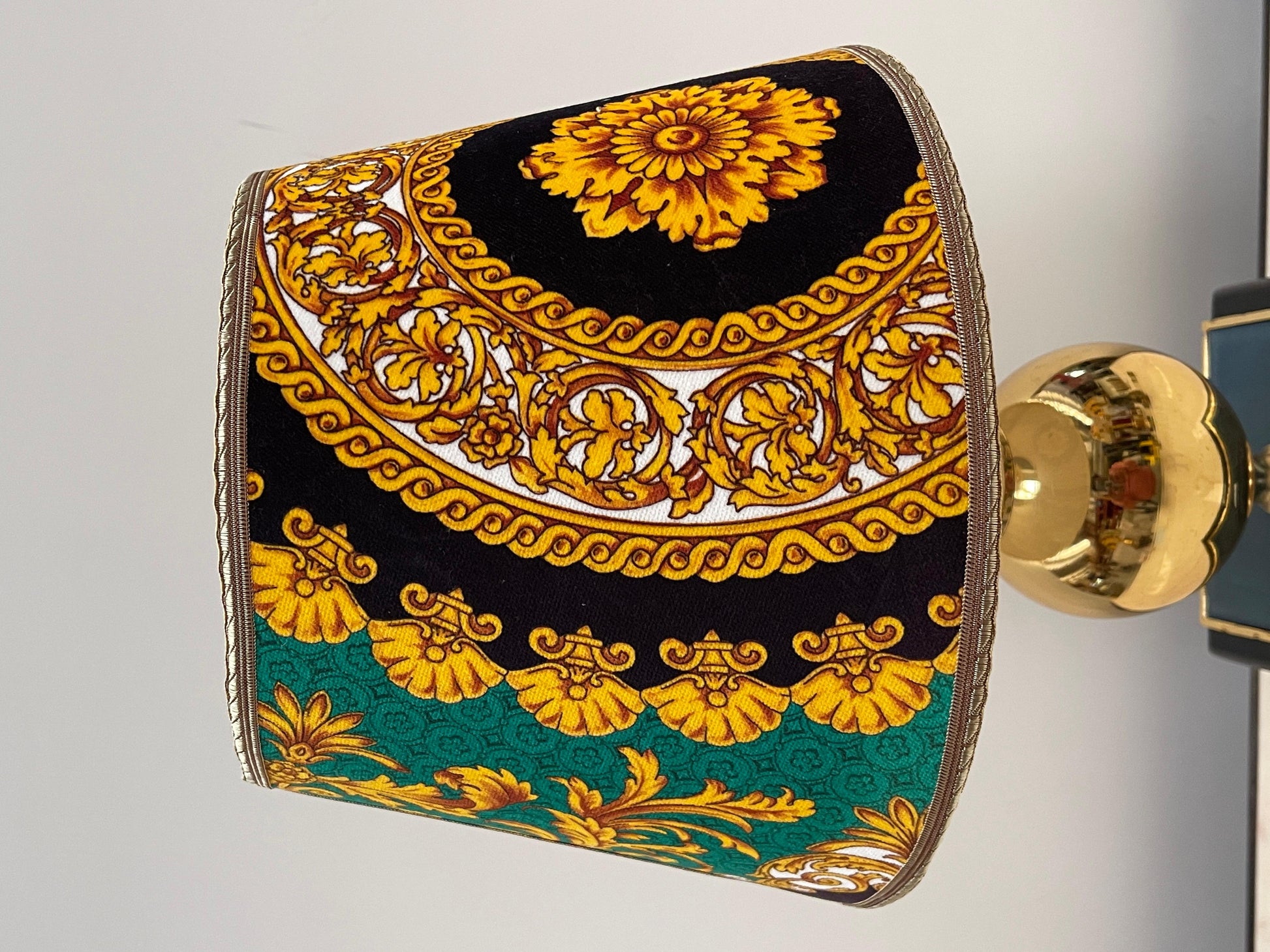 Elegante lampada da tavolo stile francese, XX secolo