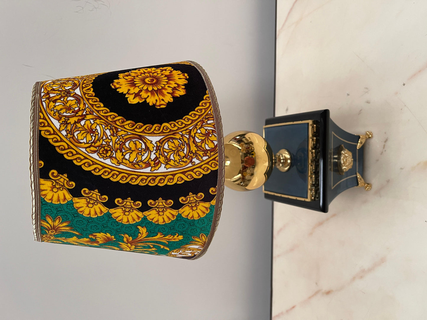 Elegante lampada da tavolo stile francese, XX secolo