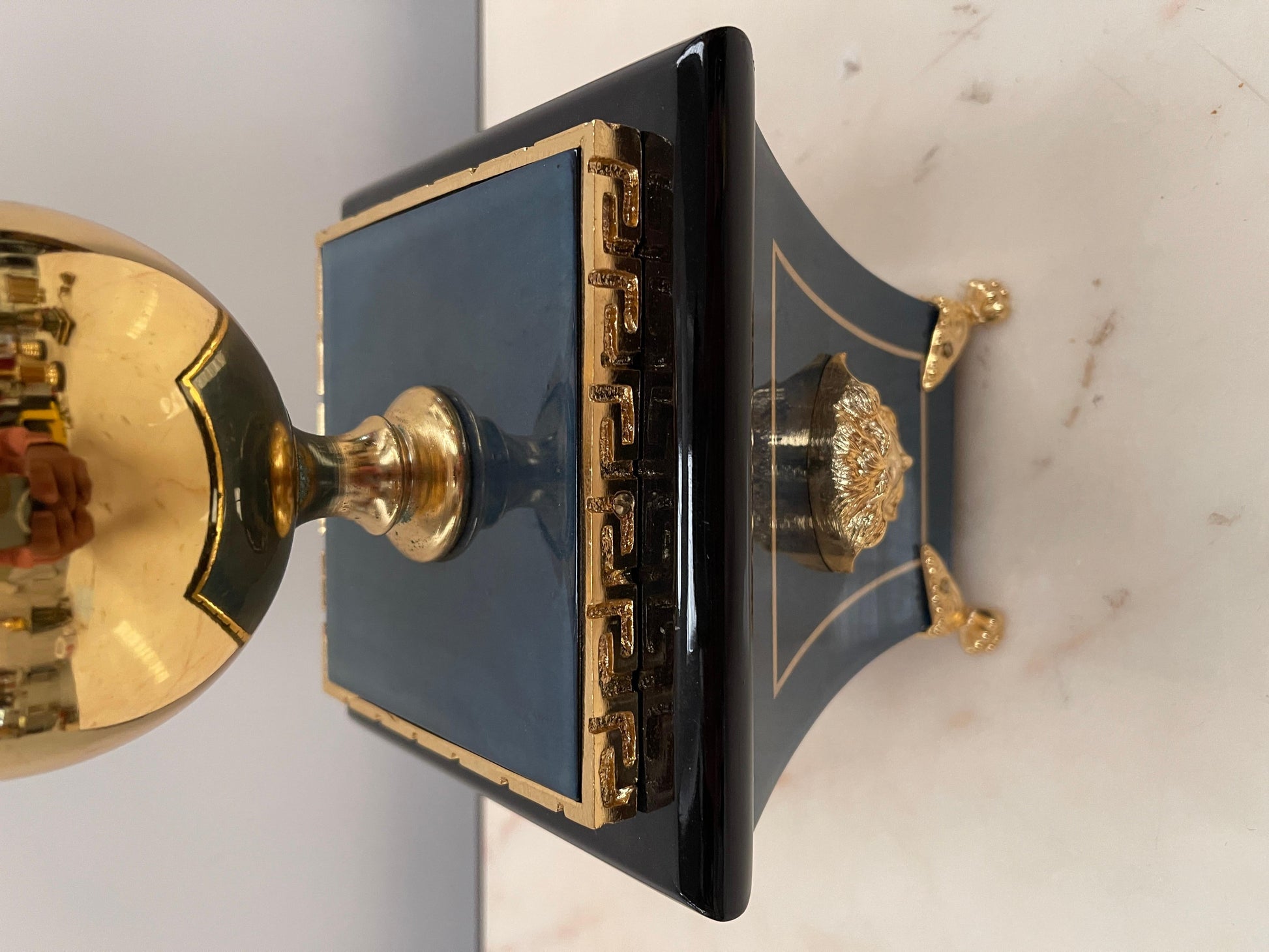 Elegante lampada da tavolo stile francese, XX secolo