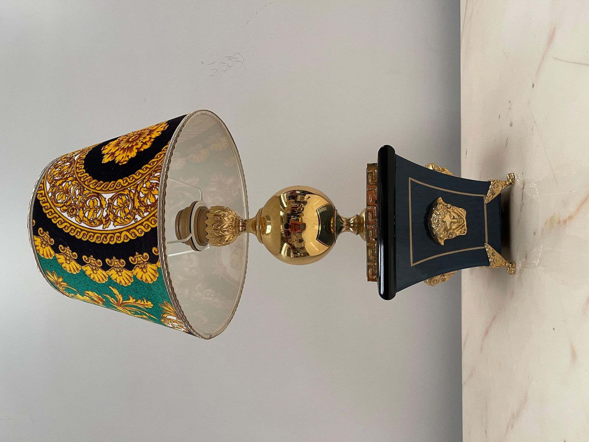 Elegante lampada da tavolo stile francese, XX secolo