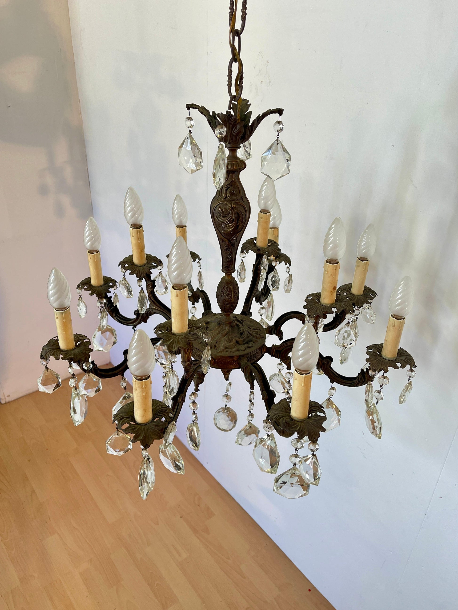 Elegante lampadario vintage in stile Classico con pendenti in Cristallo anni '40