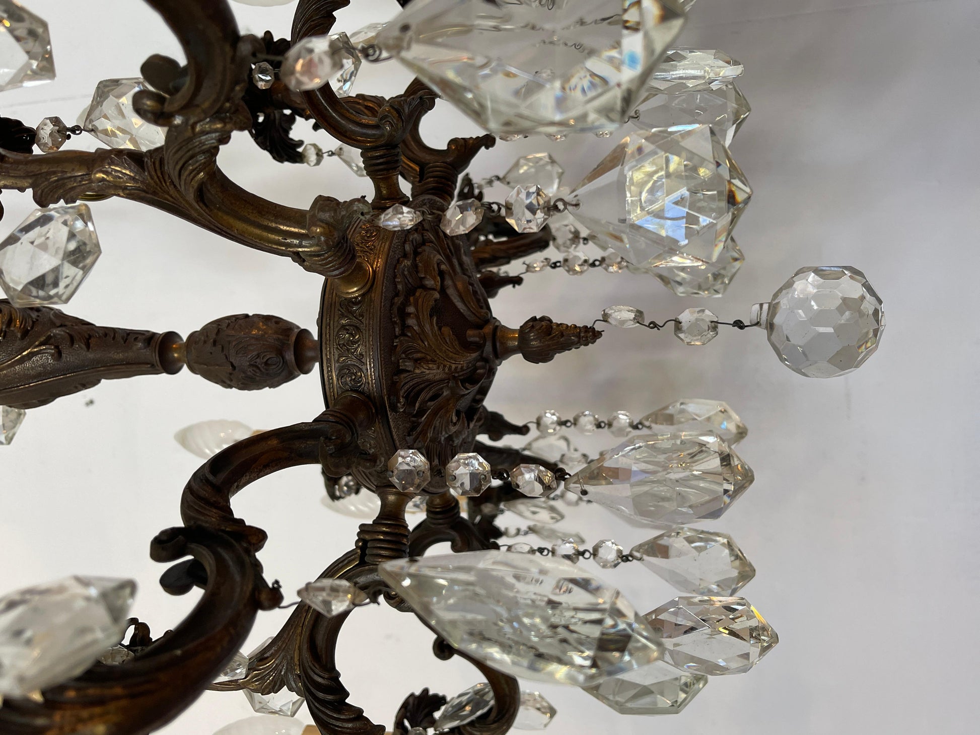 Elegante lampadario vintage in stile Classico con pendenti in Cristallo anni '40