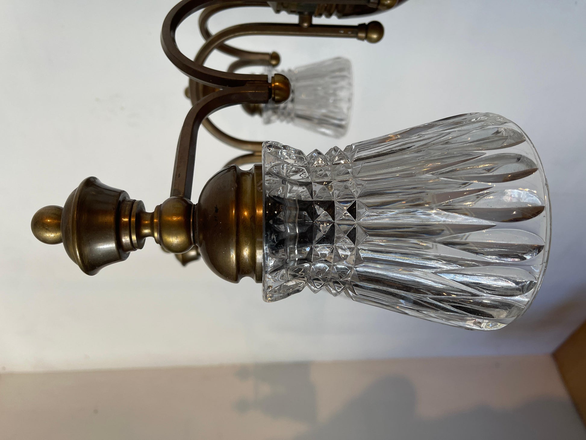 Lampadadario ArtDeco in bronzo e vetro anni '50