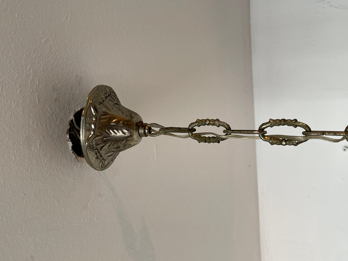 Lampadario in bronzo e cristallo stile classico, design a mongolfiera anni '50