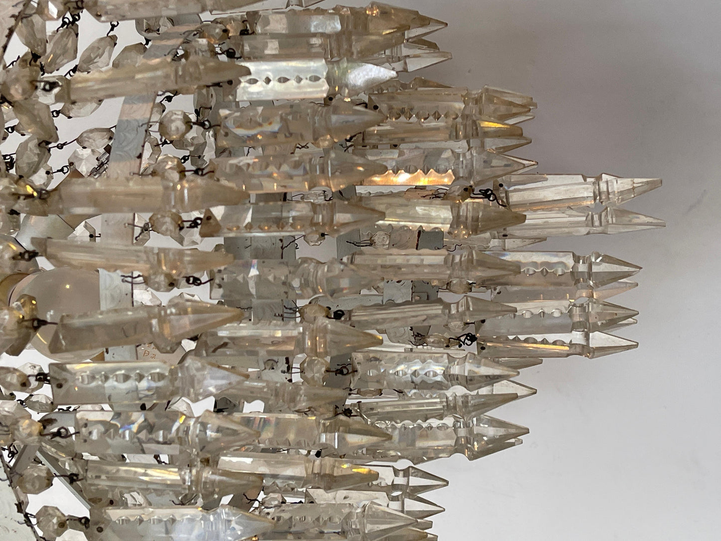 Lampadario a sospensione in bronzo laccato bianco e cristal, stile Impero del XX