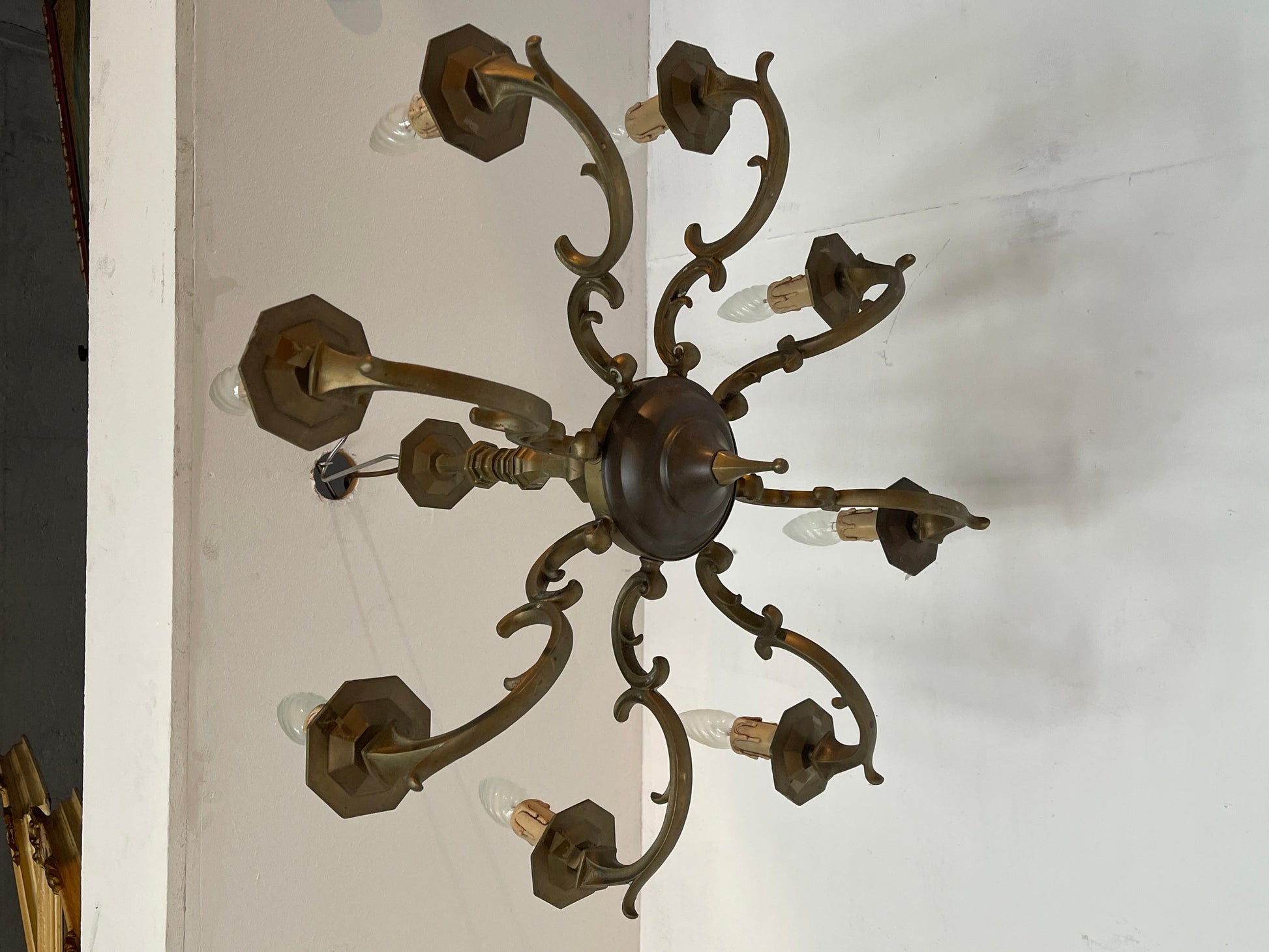 Lampadario in bronzo stile classico robusto italiano anni '70