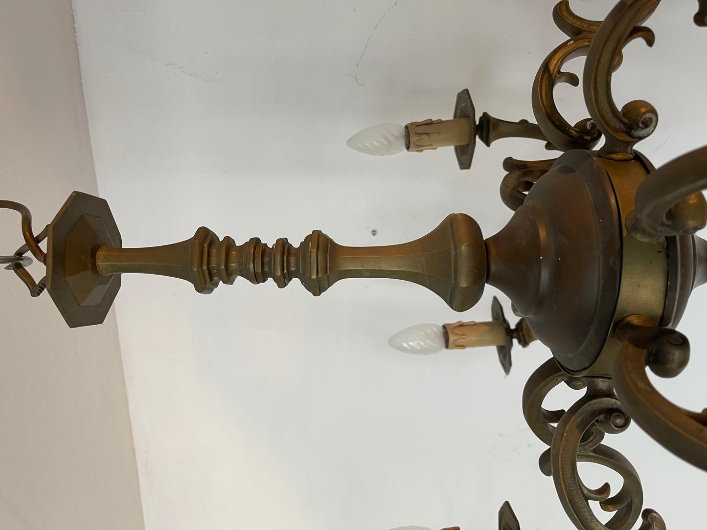 Lampadario in bronzo stile classico robusto italiano anni '70
