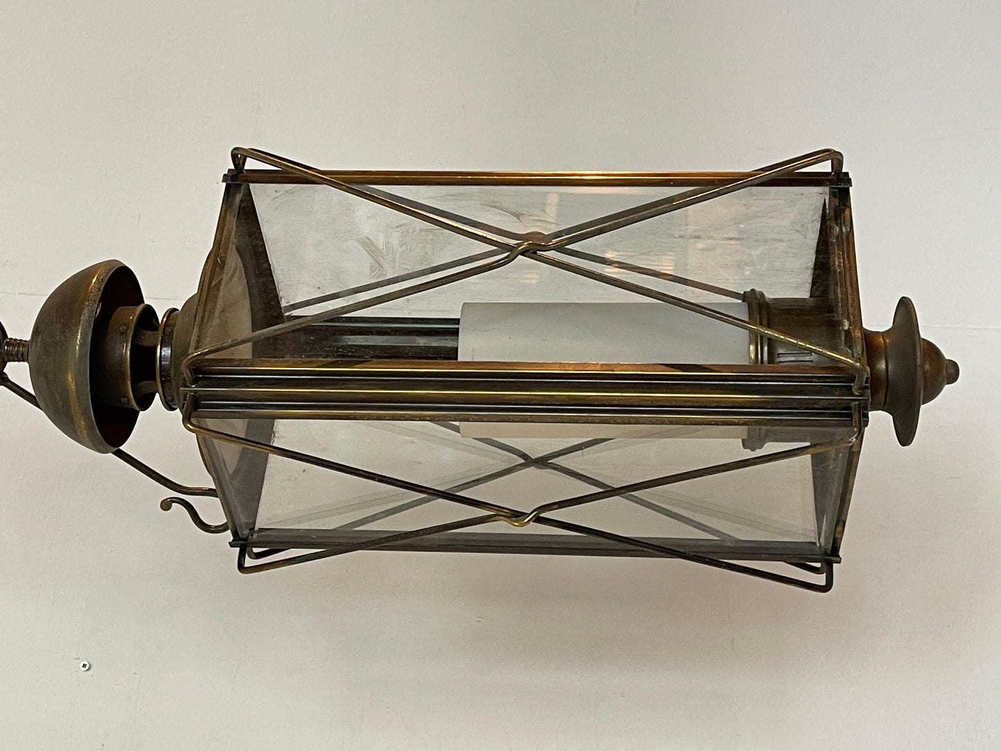 Lampadario classico italiano in bronzo e cristallo stile anni '40