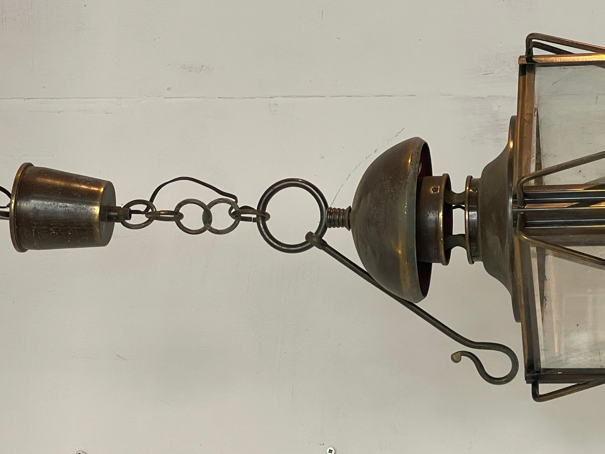 Lampadario classico italiano in bronzo e cristallo stile anni '40
