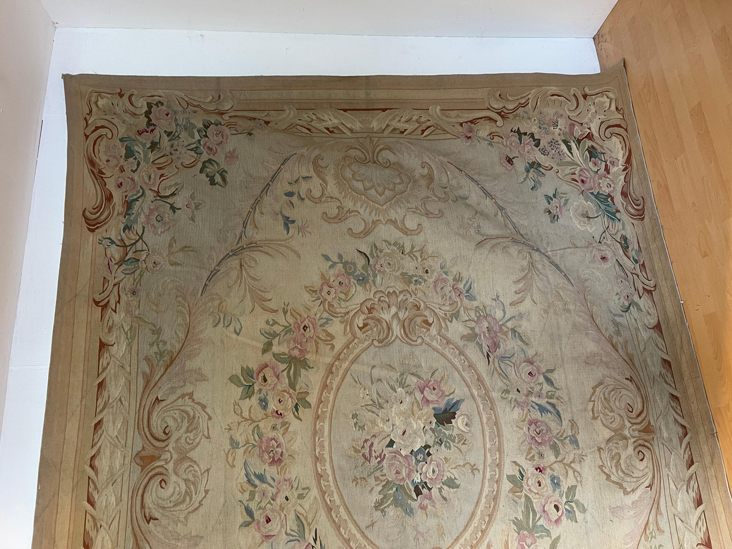 Grande arazzo floreale antico francese del XVIII secolo