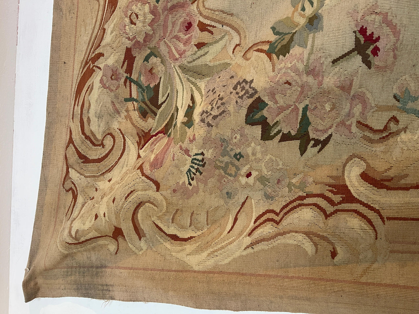 Grande arazzo floreale antico francese del XVIII secolo