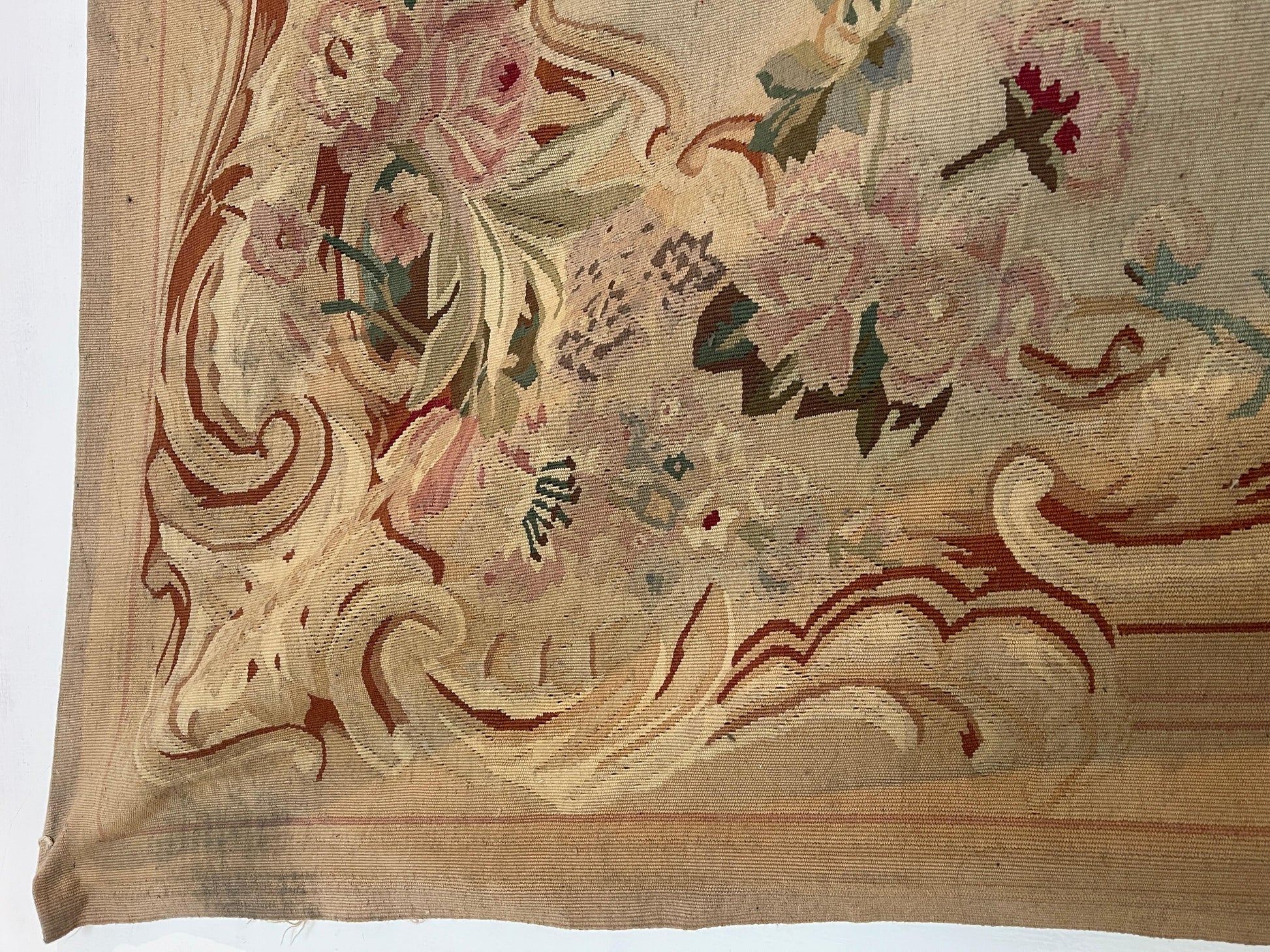 Grande arazzo floreale antico francese del XVIII secolo