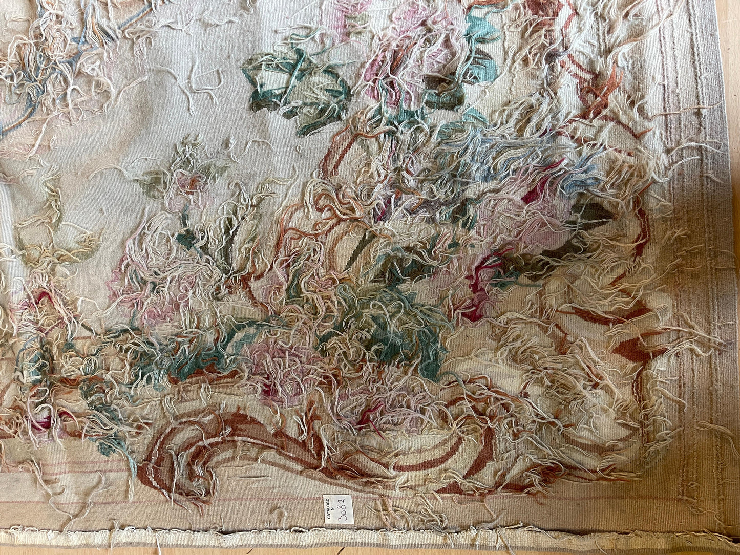 Grande arazzo floreale antico francese del XVIII secolo