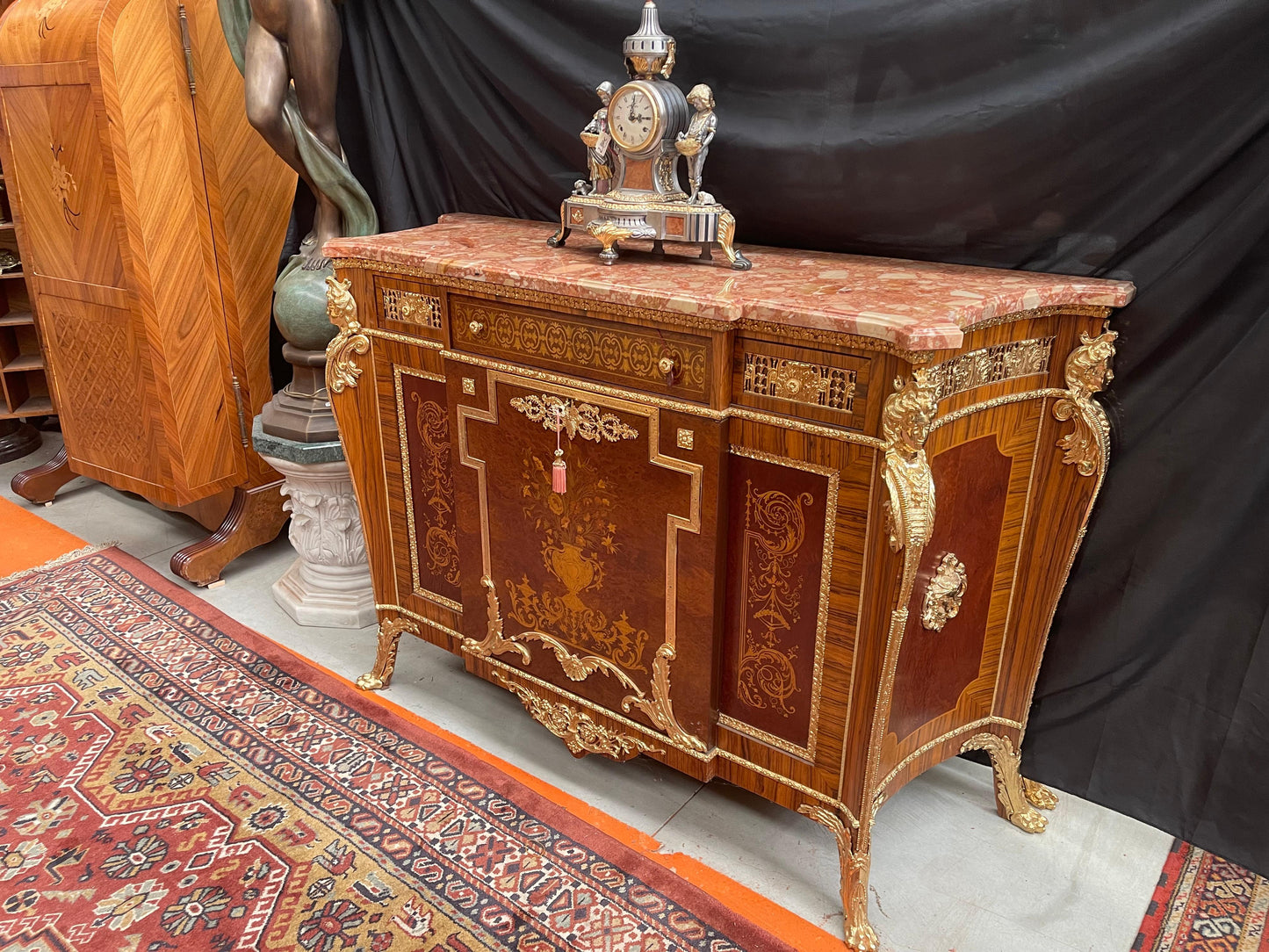Bellisima Credenza Francese 1970