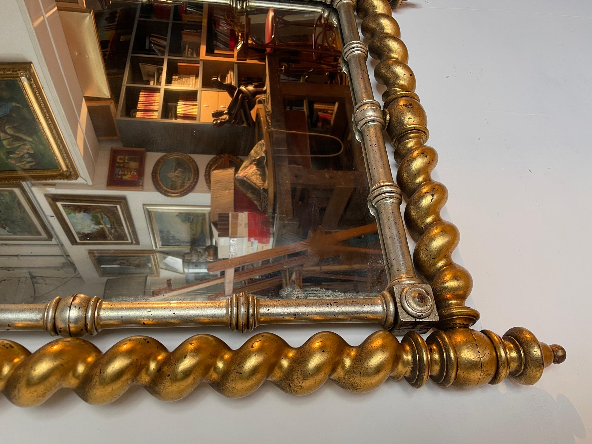 Antico specchio in legno in stile tortiglione fine XIX secolo