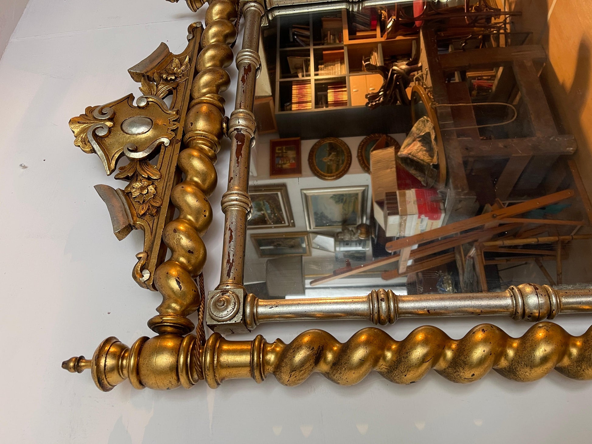 Antico specchio in legno in stile tortiglione fine XIX secolo