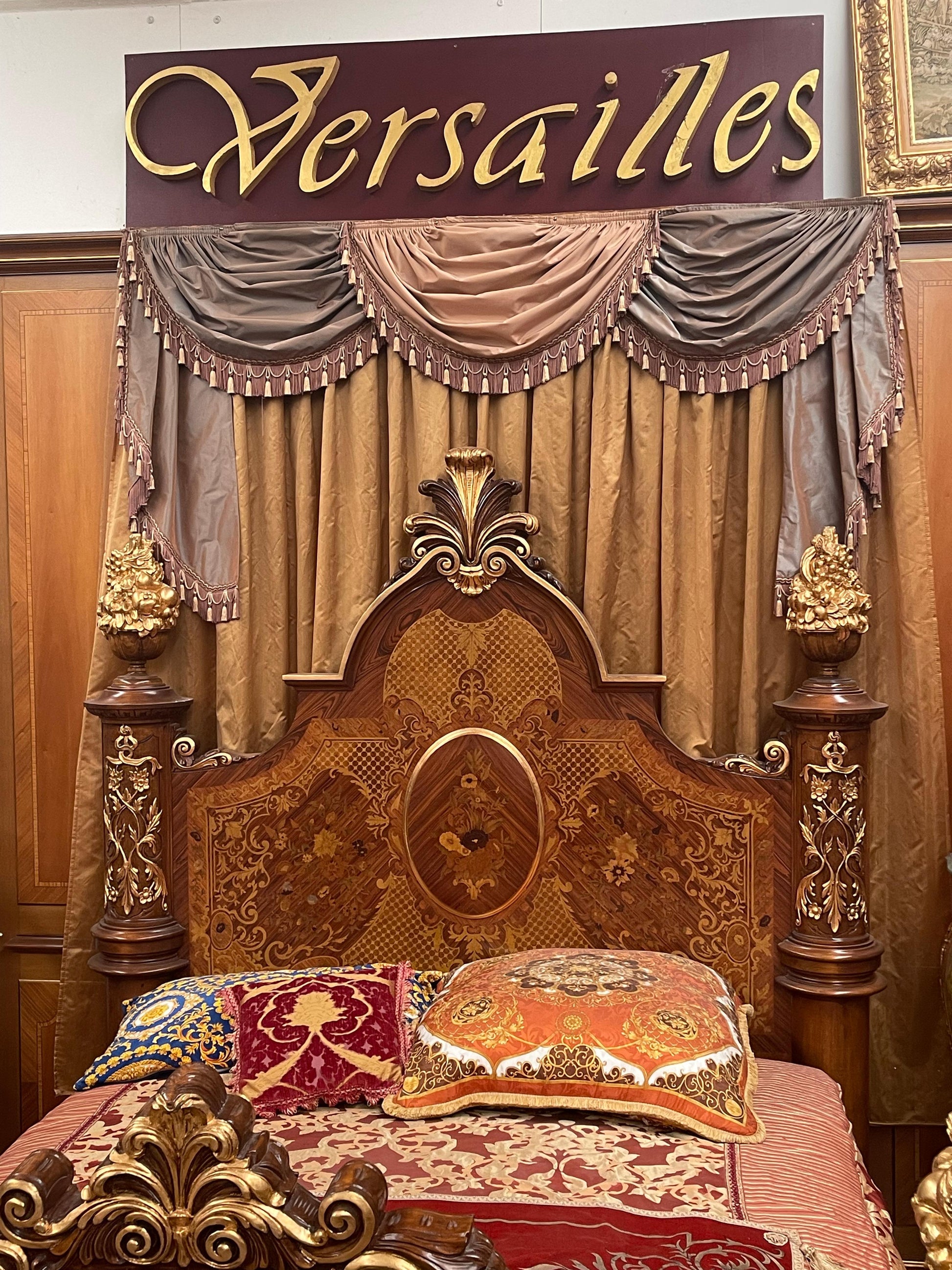 Prestigioso ed lusso Letto francese stile Luigi XV anni '70